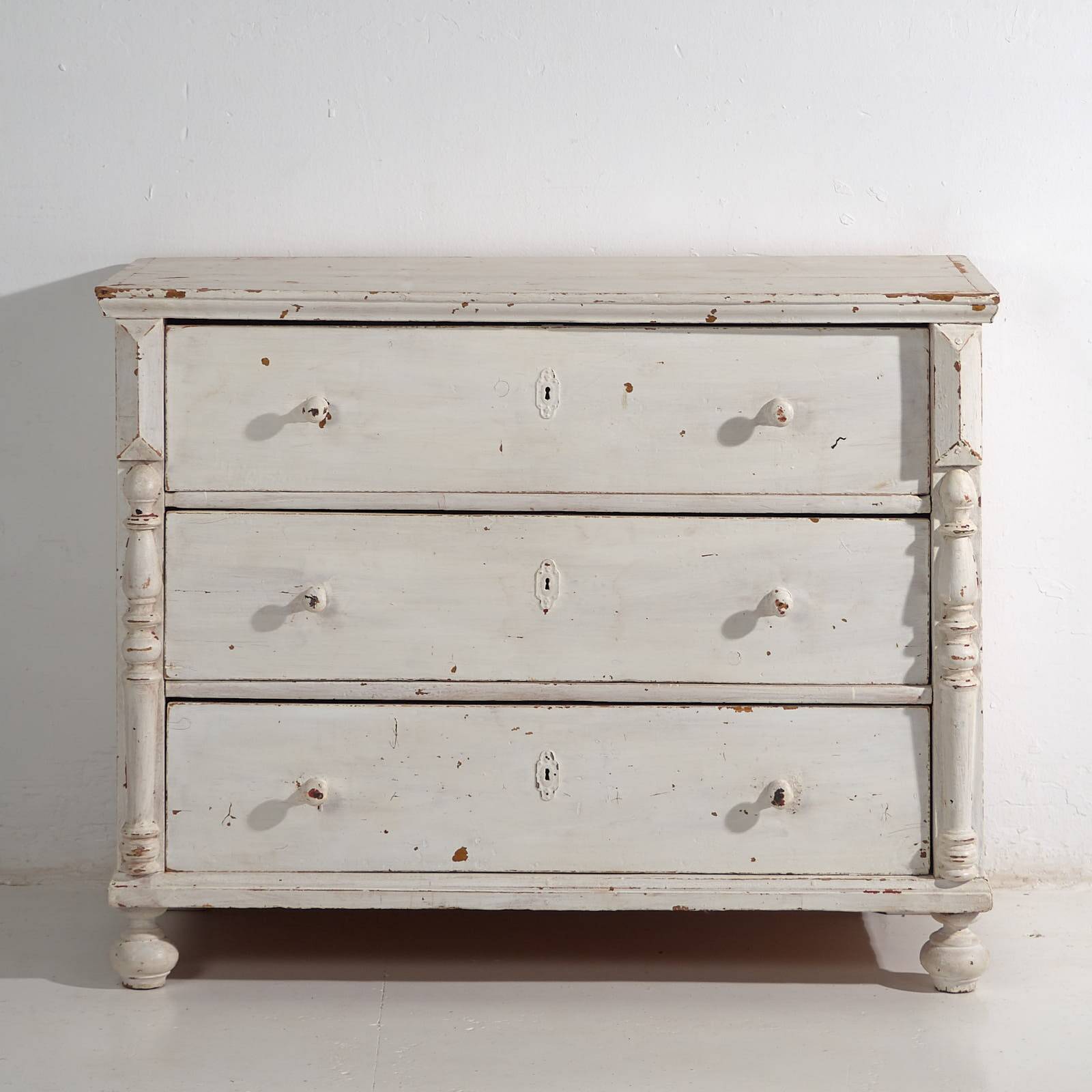 Commode ancienne blanche (c.1920)