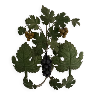 Applies doule bunches of grapes