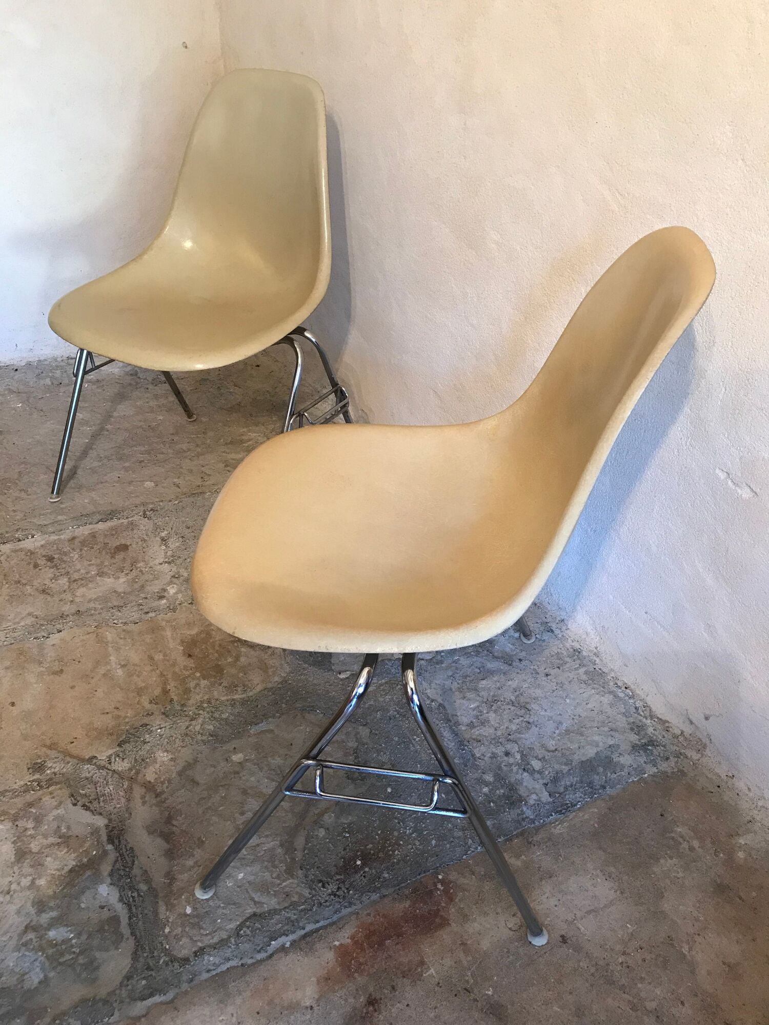 Set of 2 Eames chairs for Herman Miller fiberglass 1960-70's