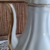 Théière ancienne en porcelaine