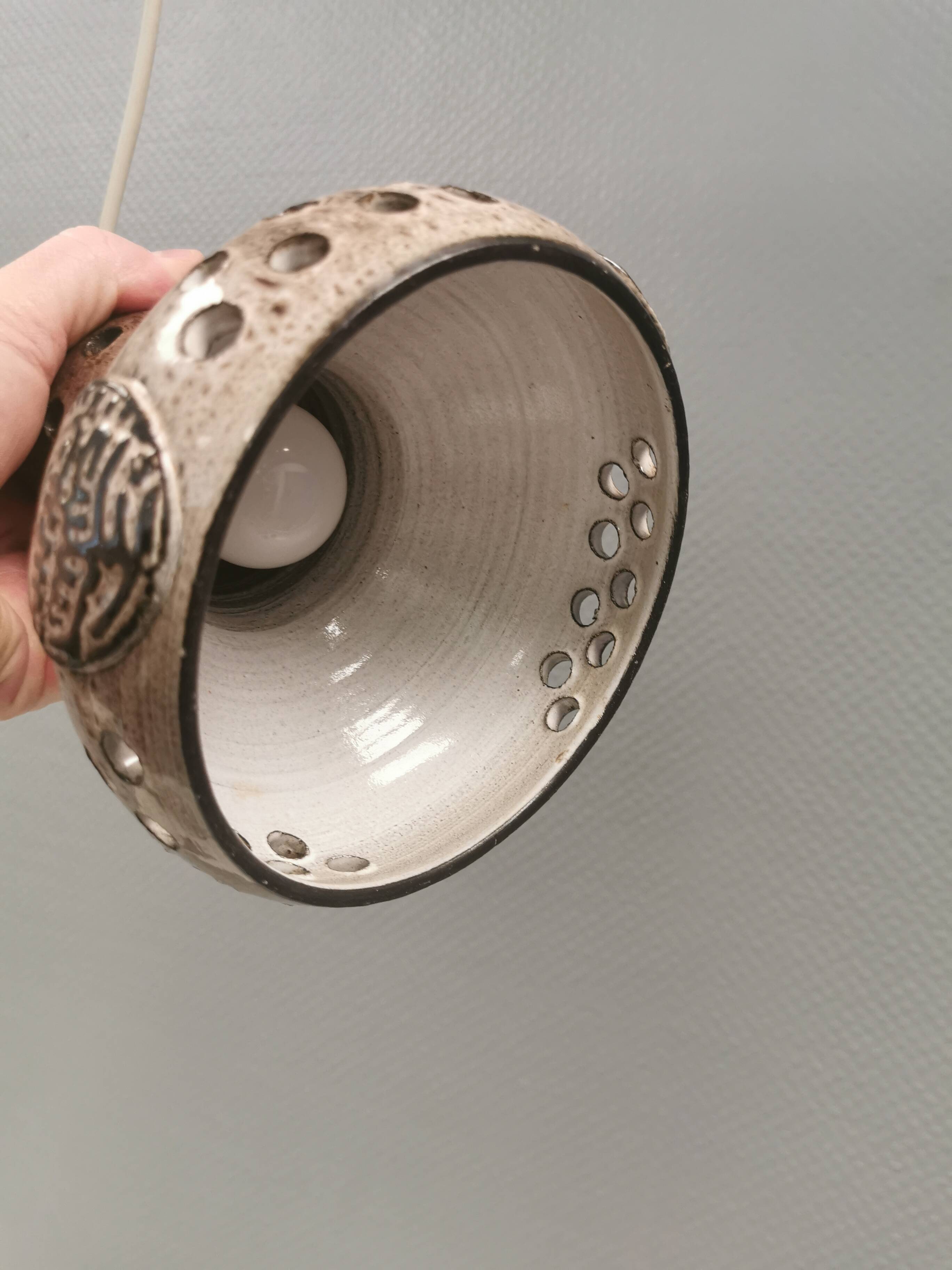Small ceramic hanging lamp, Danish and from the 1980s.