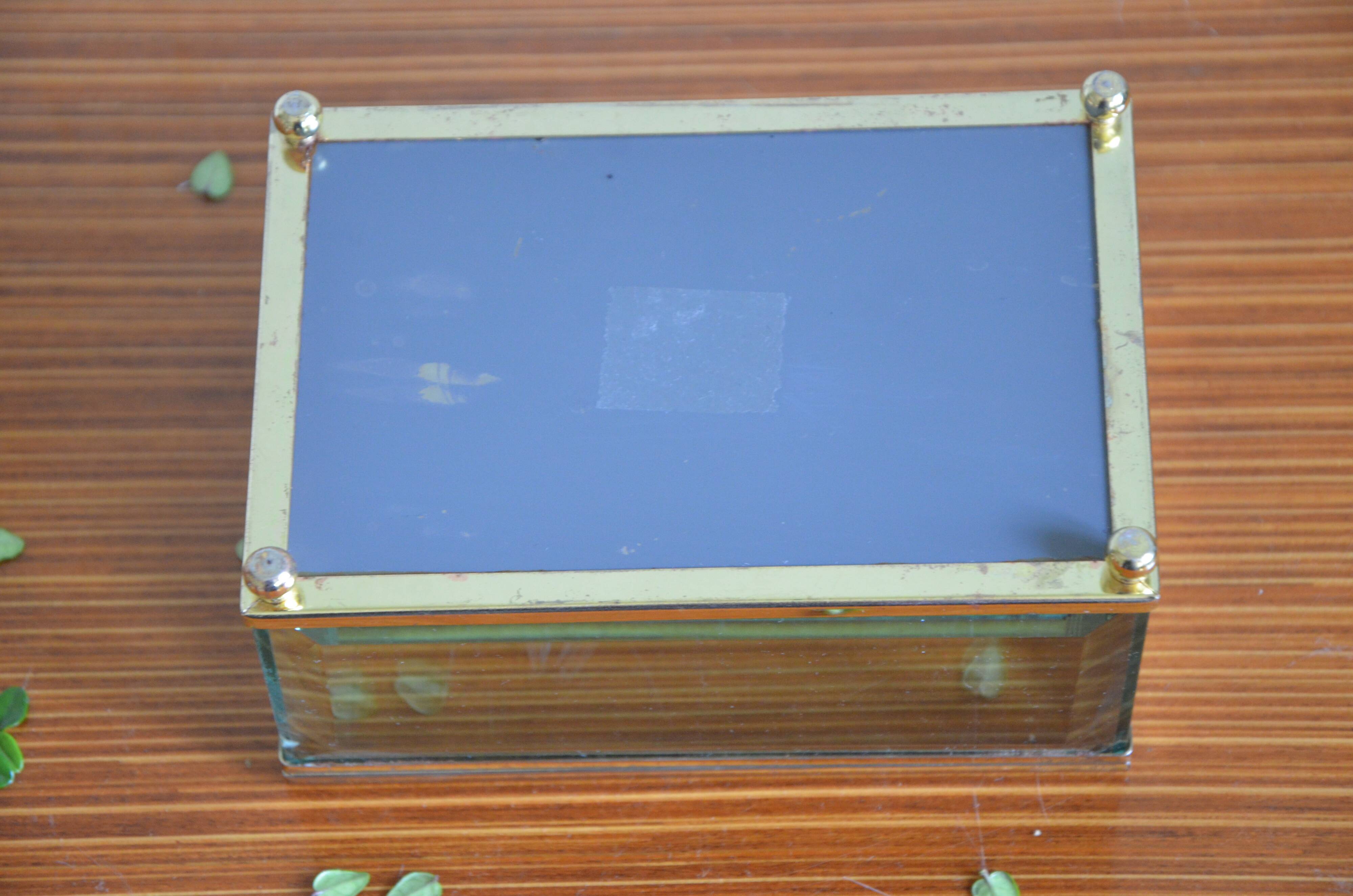 Glass and mirror jewellery box
