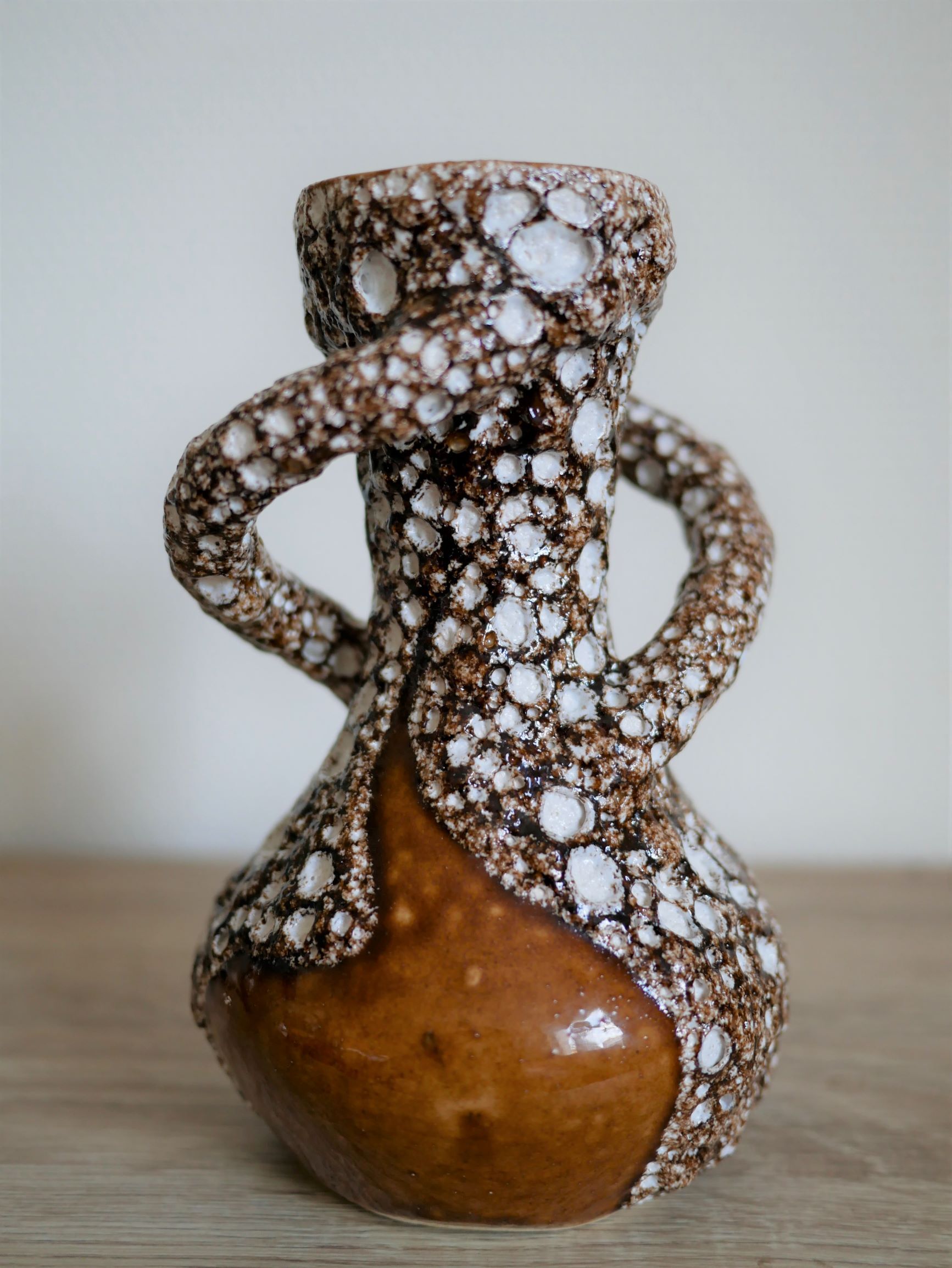 Vase Vallauris vintage brown-white