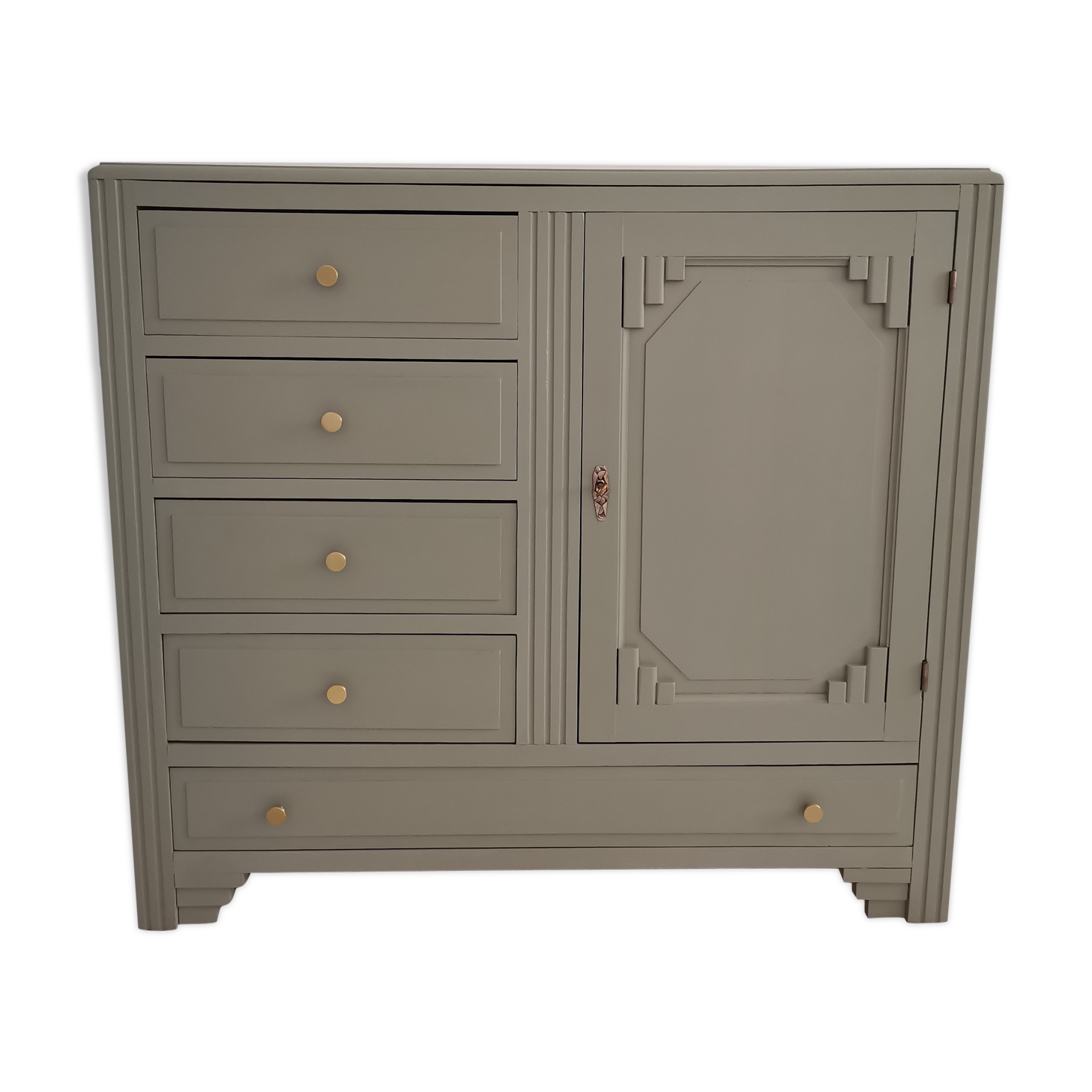 Dresser