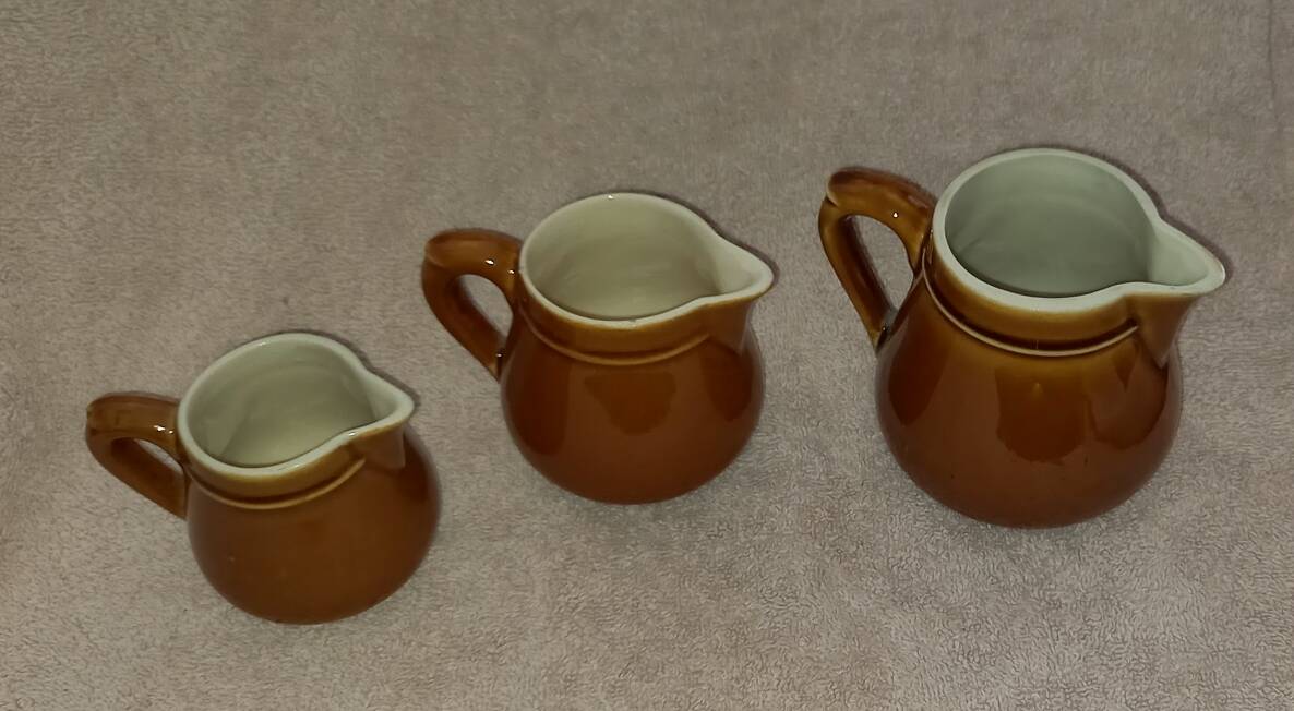Set of 3 small carafes jugs milk pots sauce 70s vintage ceramic