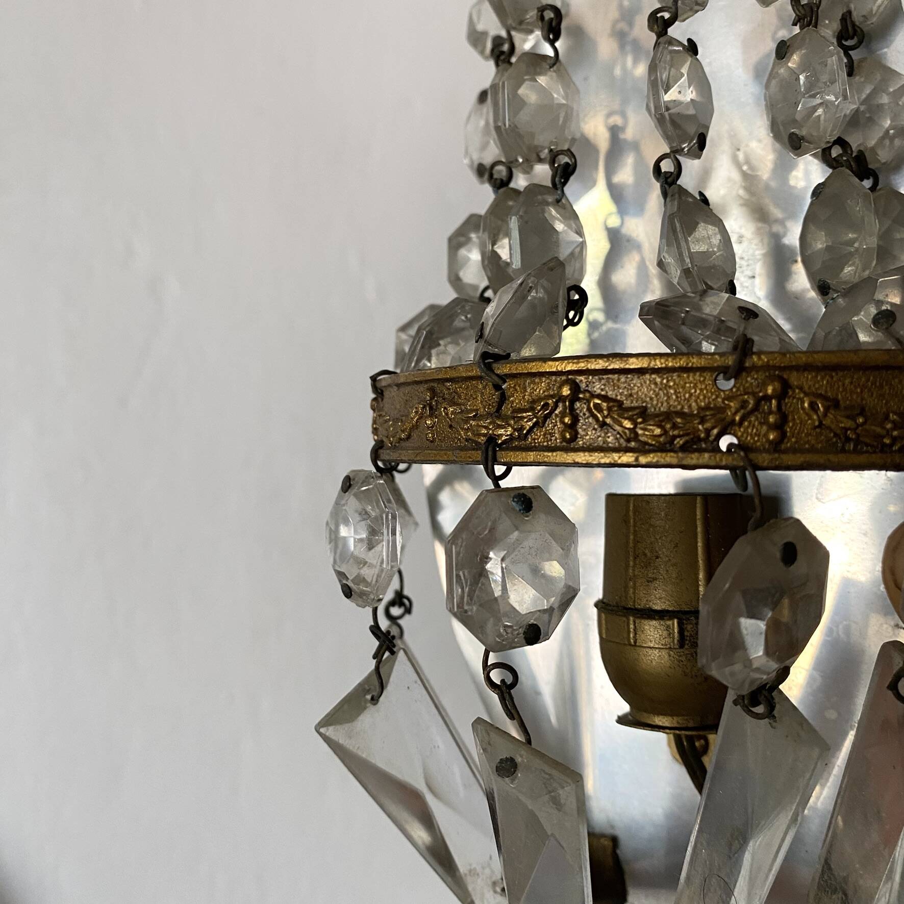 Wall light with pendants and brass hot air balloon
