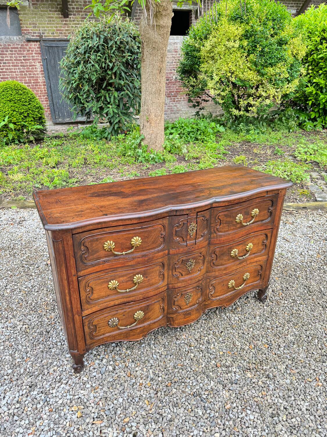 Crossbow Commode In Walnut Louis XV XVIII Eme Century