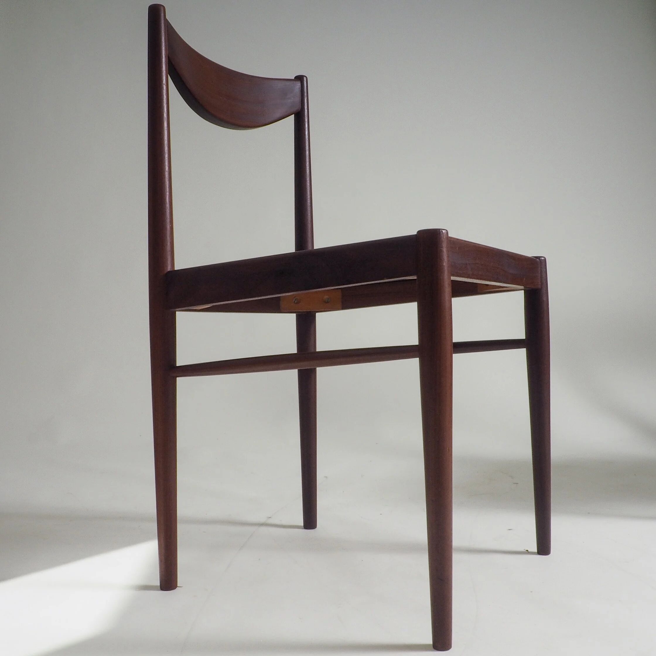 Set of 4 mid-century dining chairs