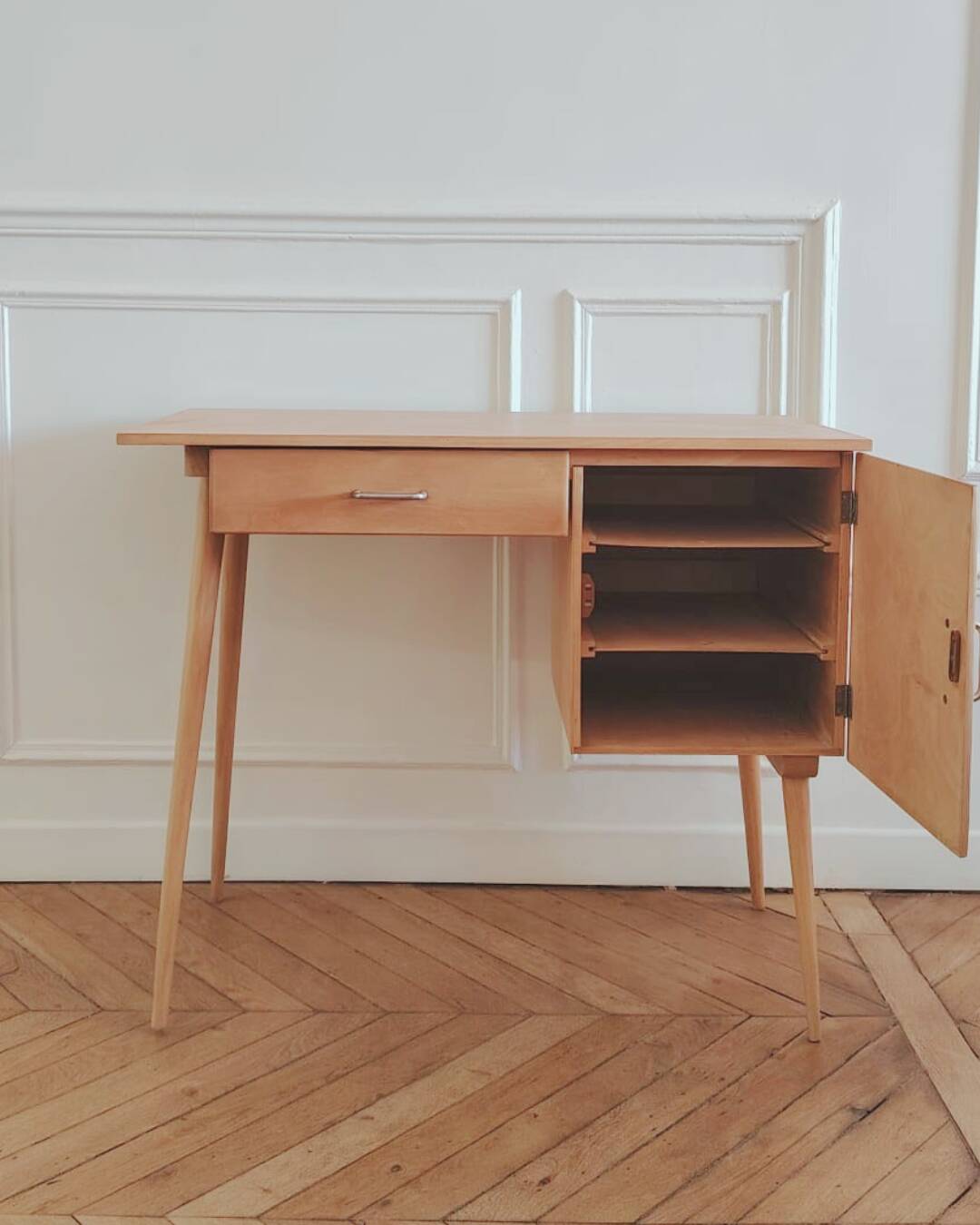 Renovated vintage Baumann desk, 1960s.