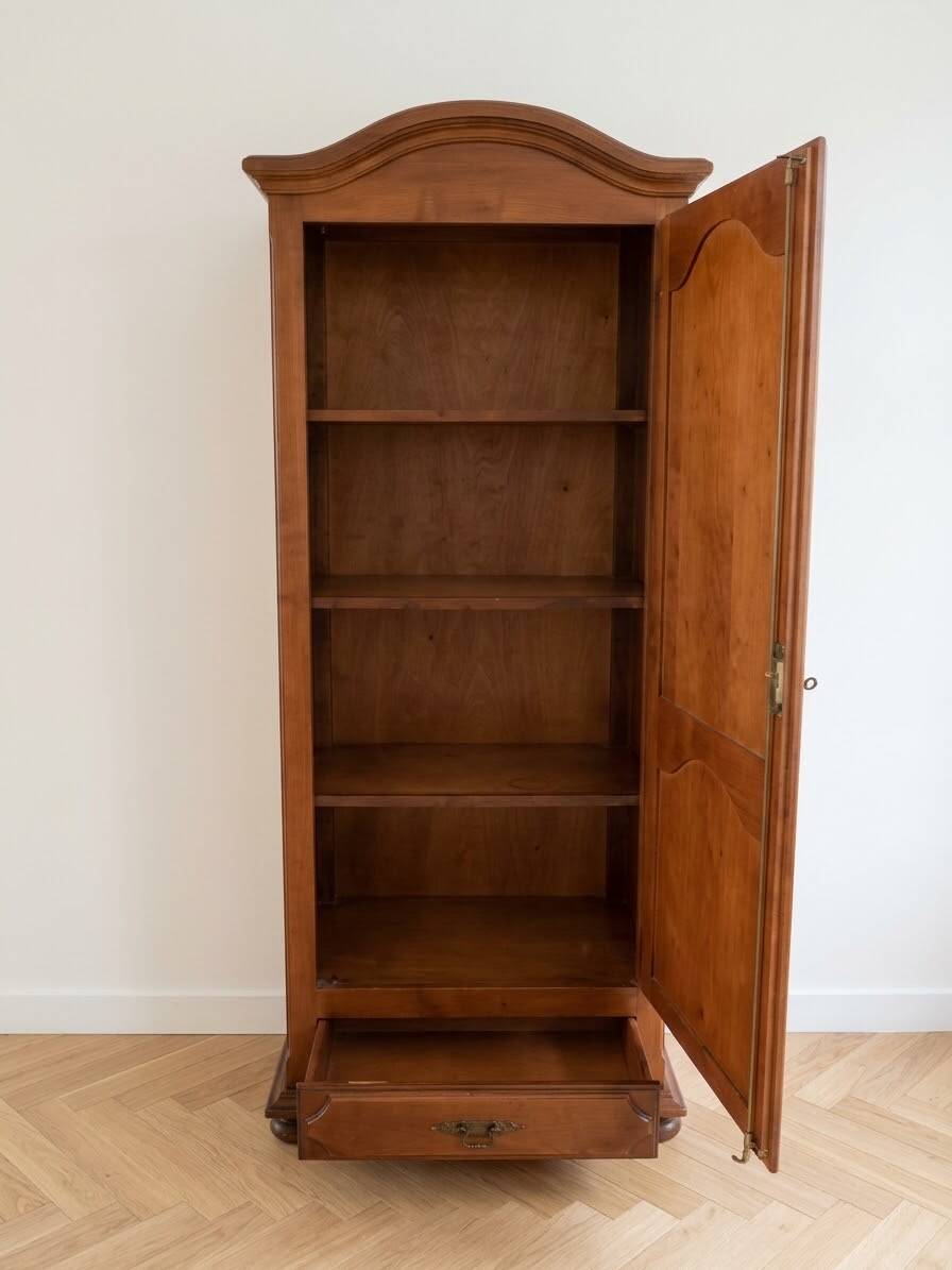 Antique bonnetière in cherry veneer