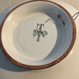 Plat en faïence Antoine Montagnon