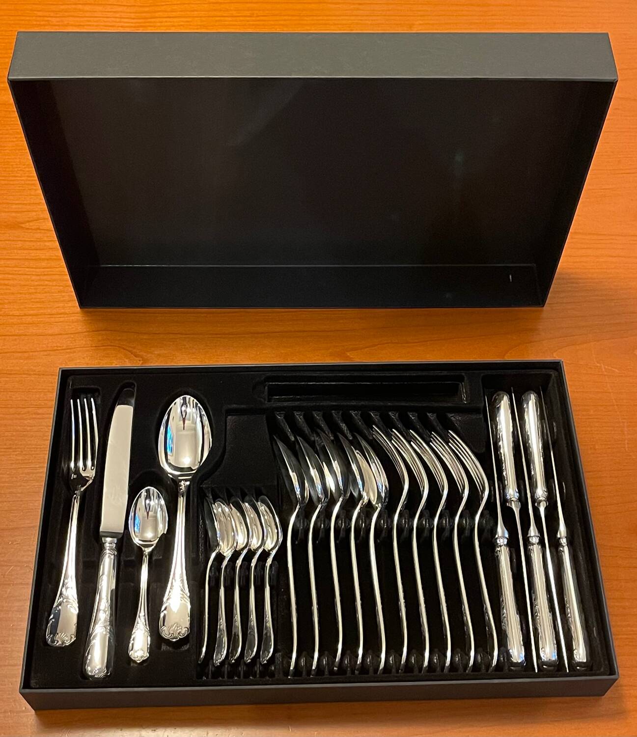 Christofle Marly 24-piece cutlery set for 6 people, new condition