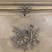Baroque secretary in Louis XV style made of walnut.