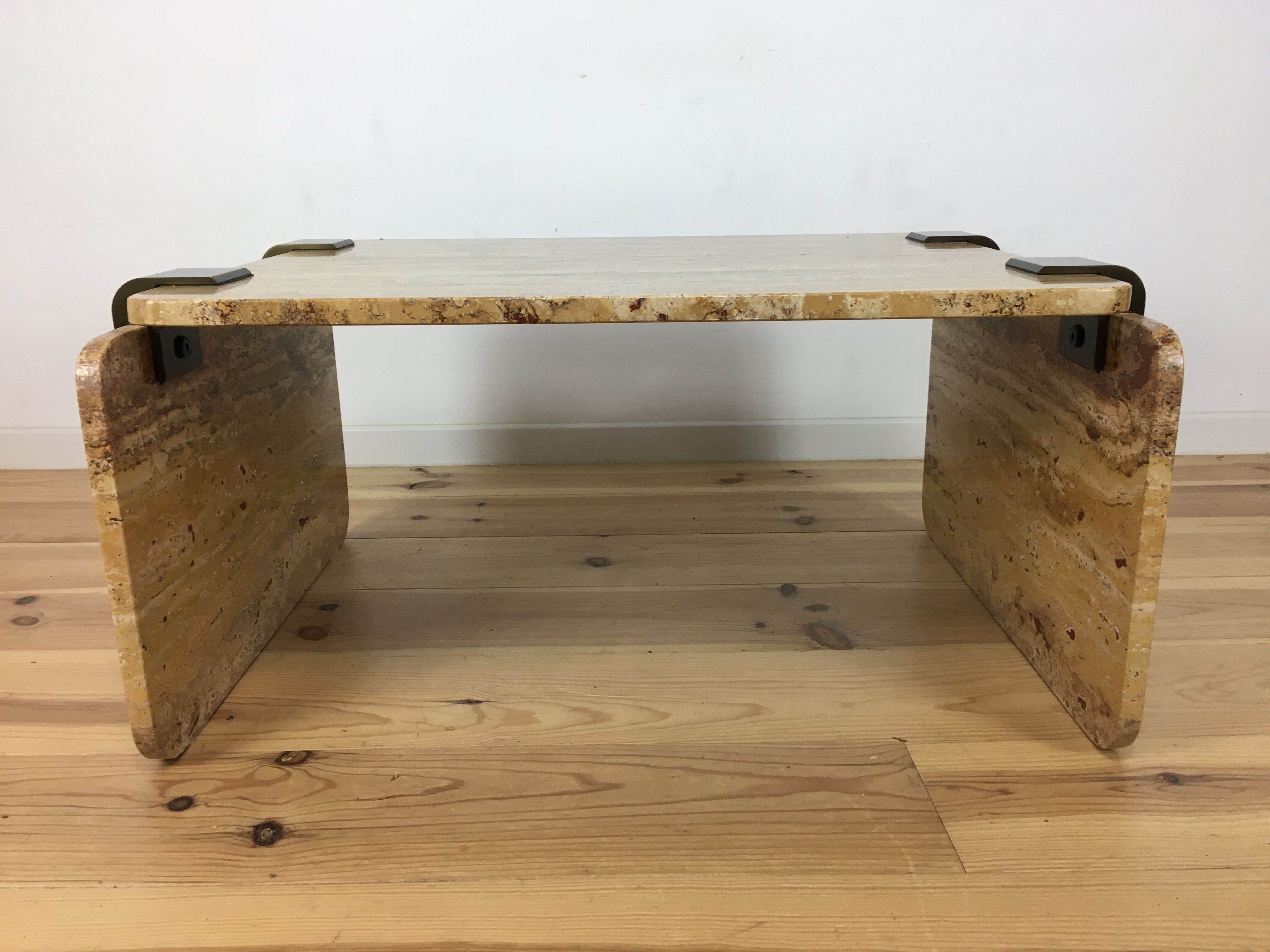 Yellow travertine coffee table, 70/80s