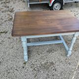 Table on walnut