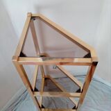 Corner shelf