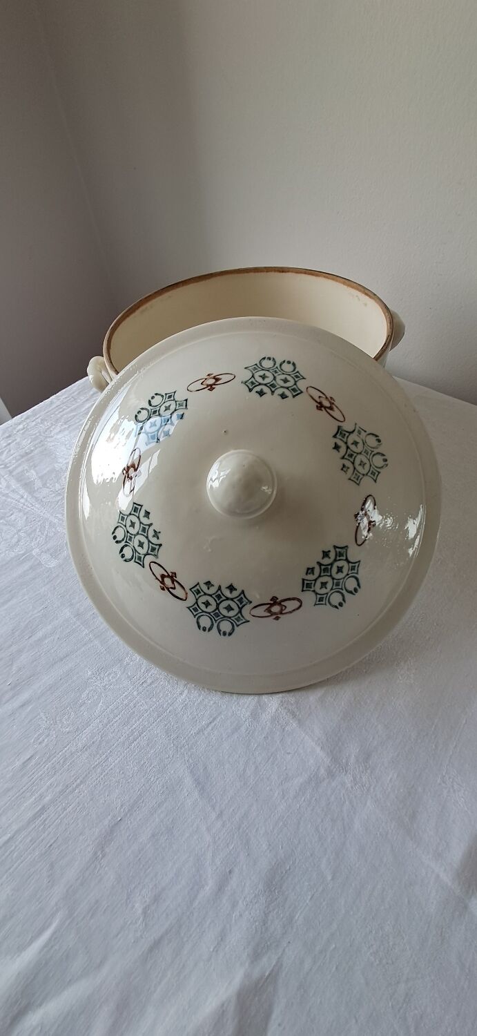 St Uze soup tureen from the 1930s.