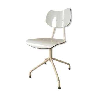 Vintage workshop chair