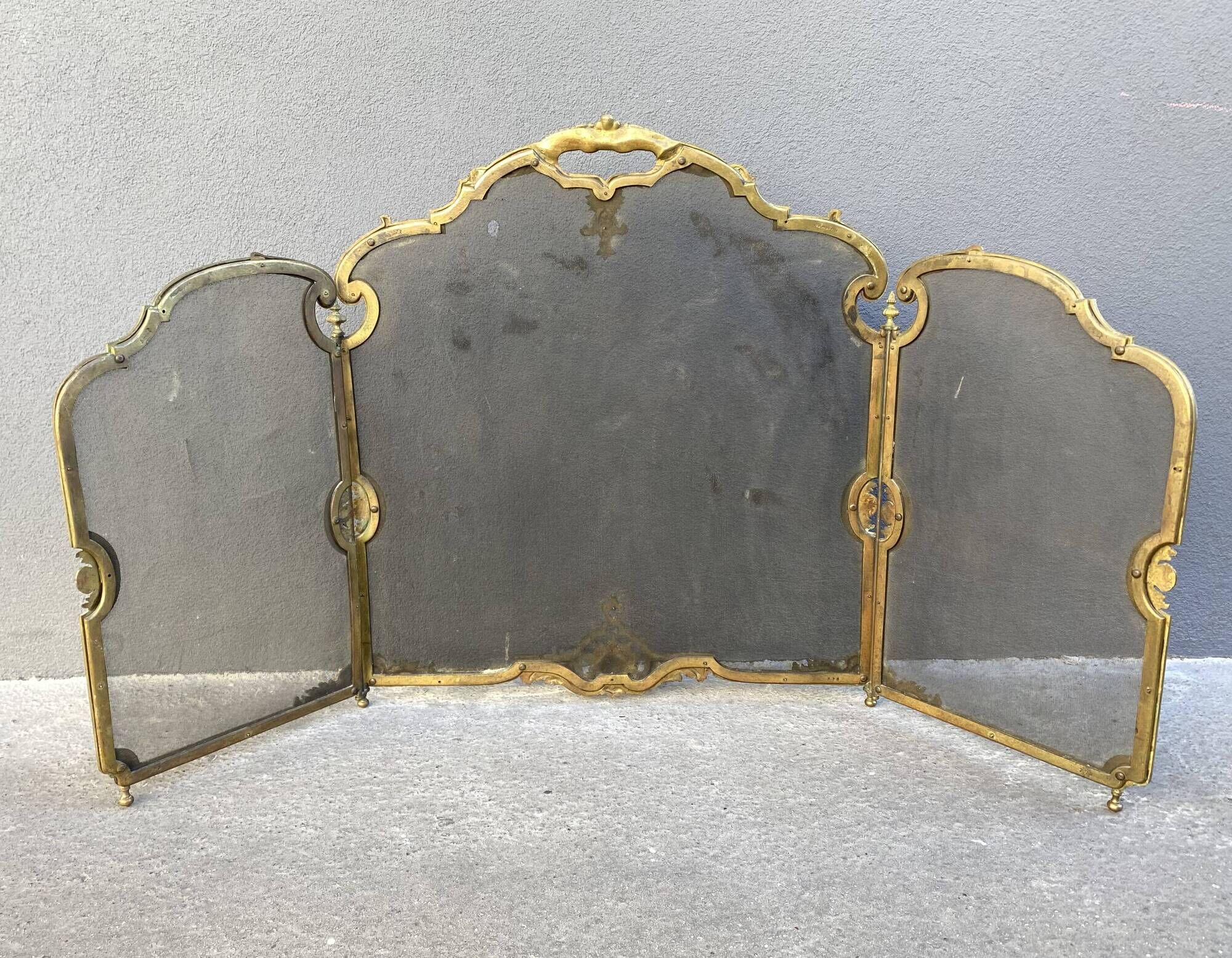 19th century fireplace fire guard by Bouhon Frères in bronze, French spark guard 1880