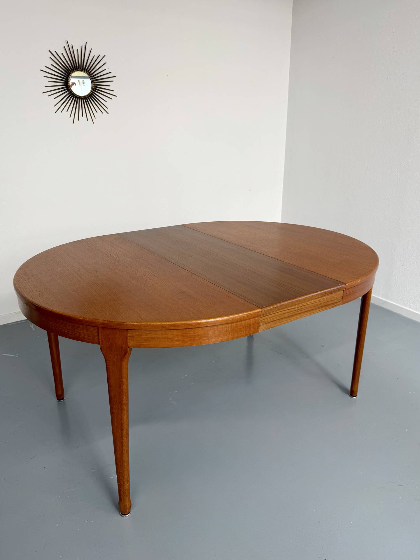 Extendable round teak table French design TV furniture Paris 1960
