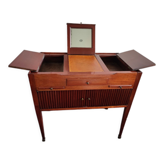 Dressing table with mirror and leather upholstery