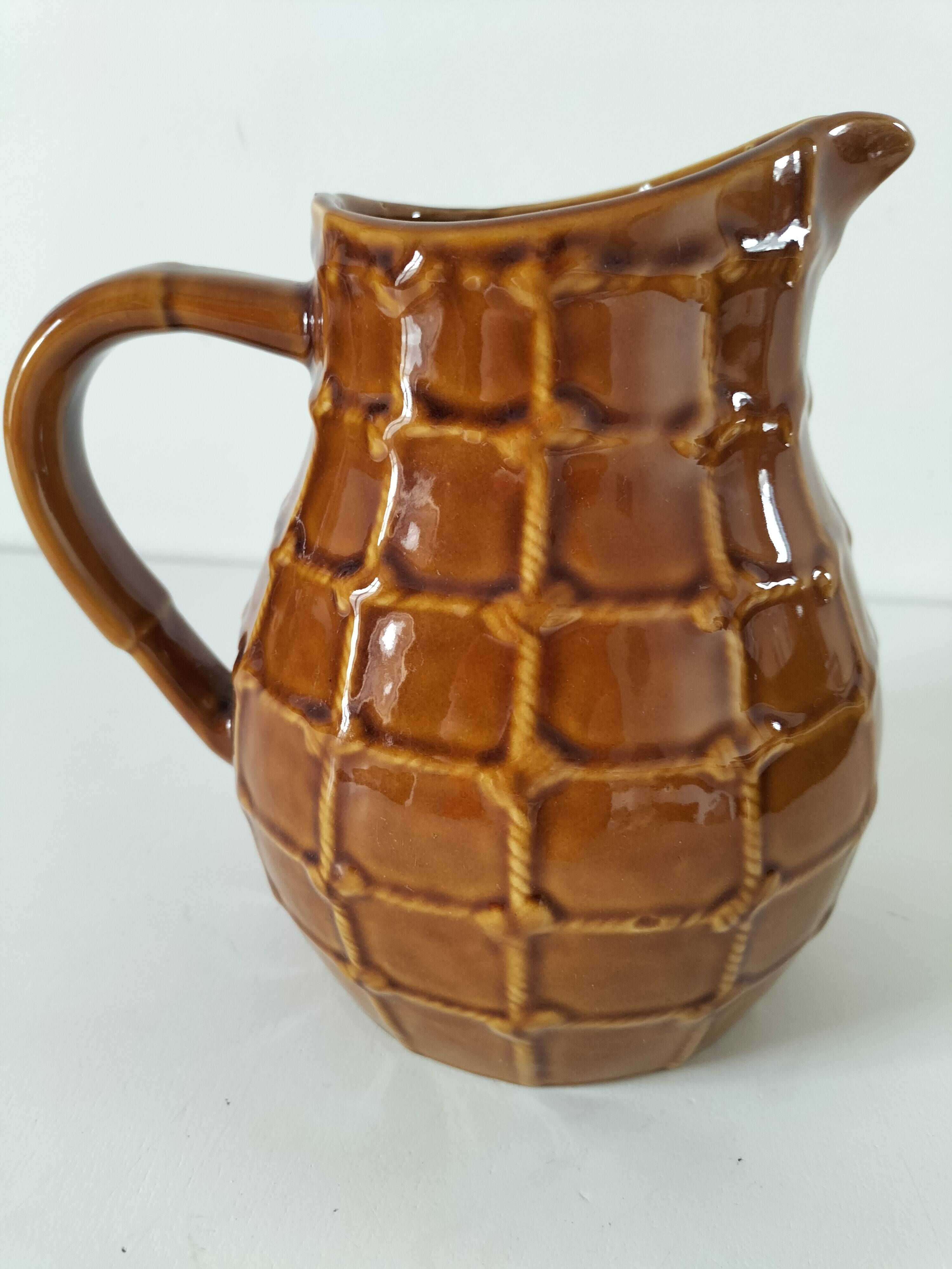 Pichet Saint-Clément no. 7507 in caramel earthenware – Relief wickerwork decoration