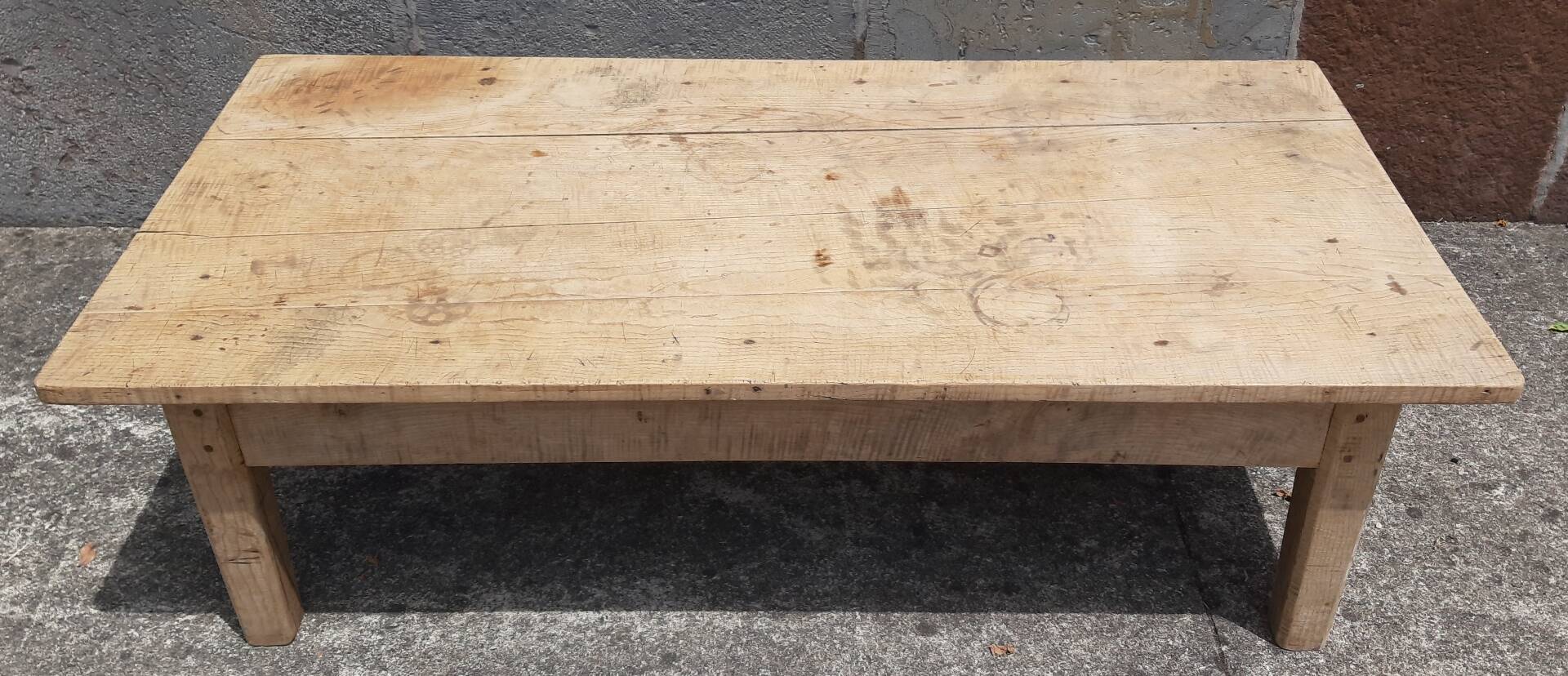 Oak coffee table. (150x73cm)