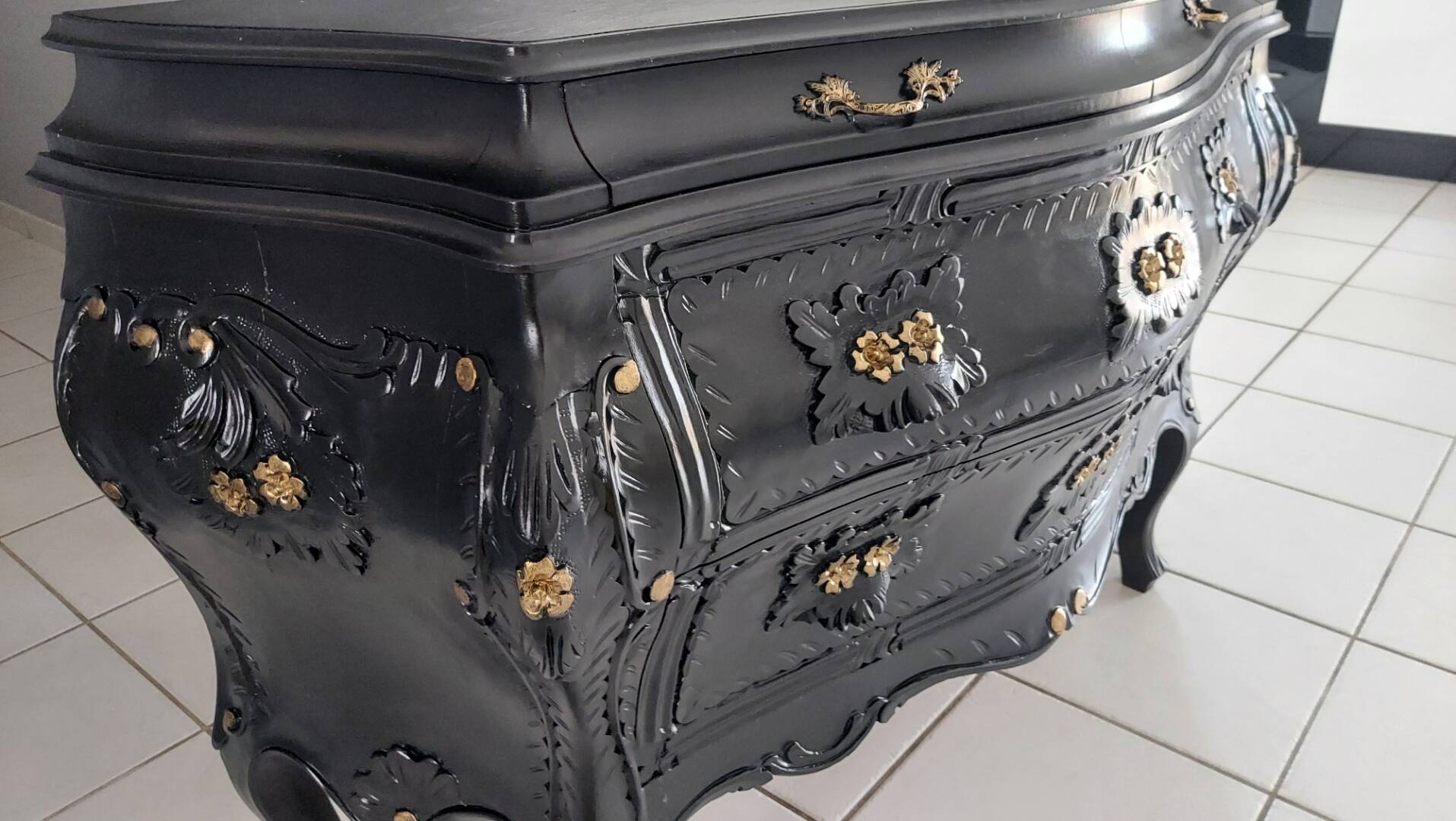 Louis xv style tomb chest of drawers