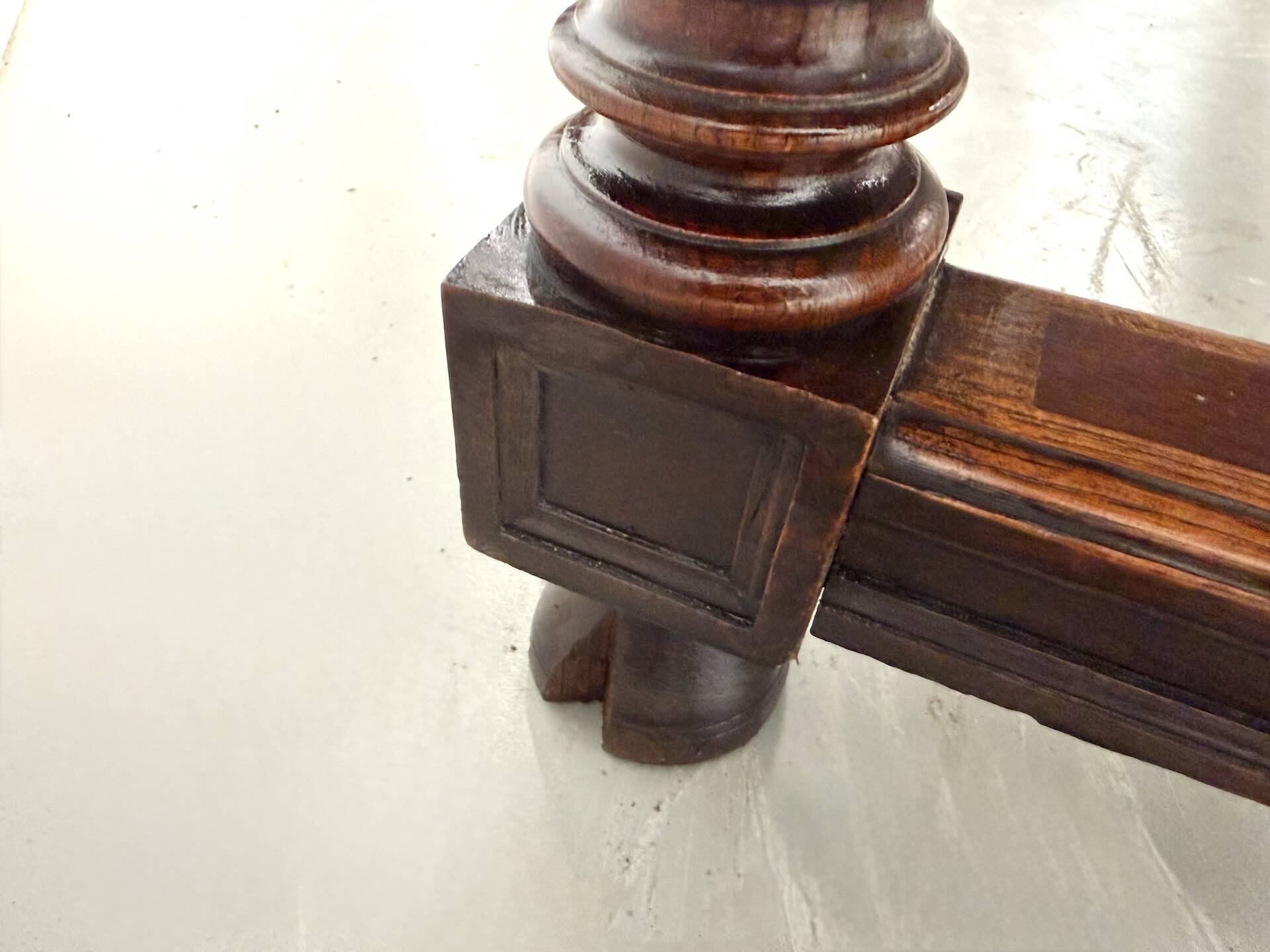 Neo-Renaissance desk in solid oak, circa 1900