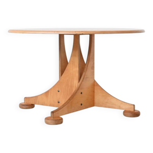 Table à manger sculpturale