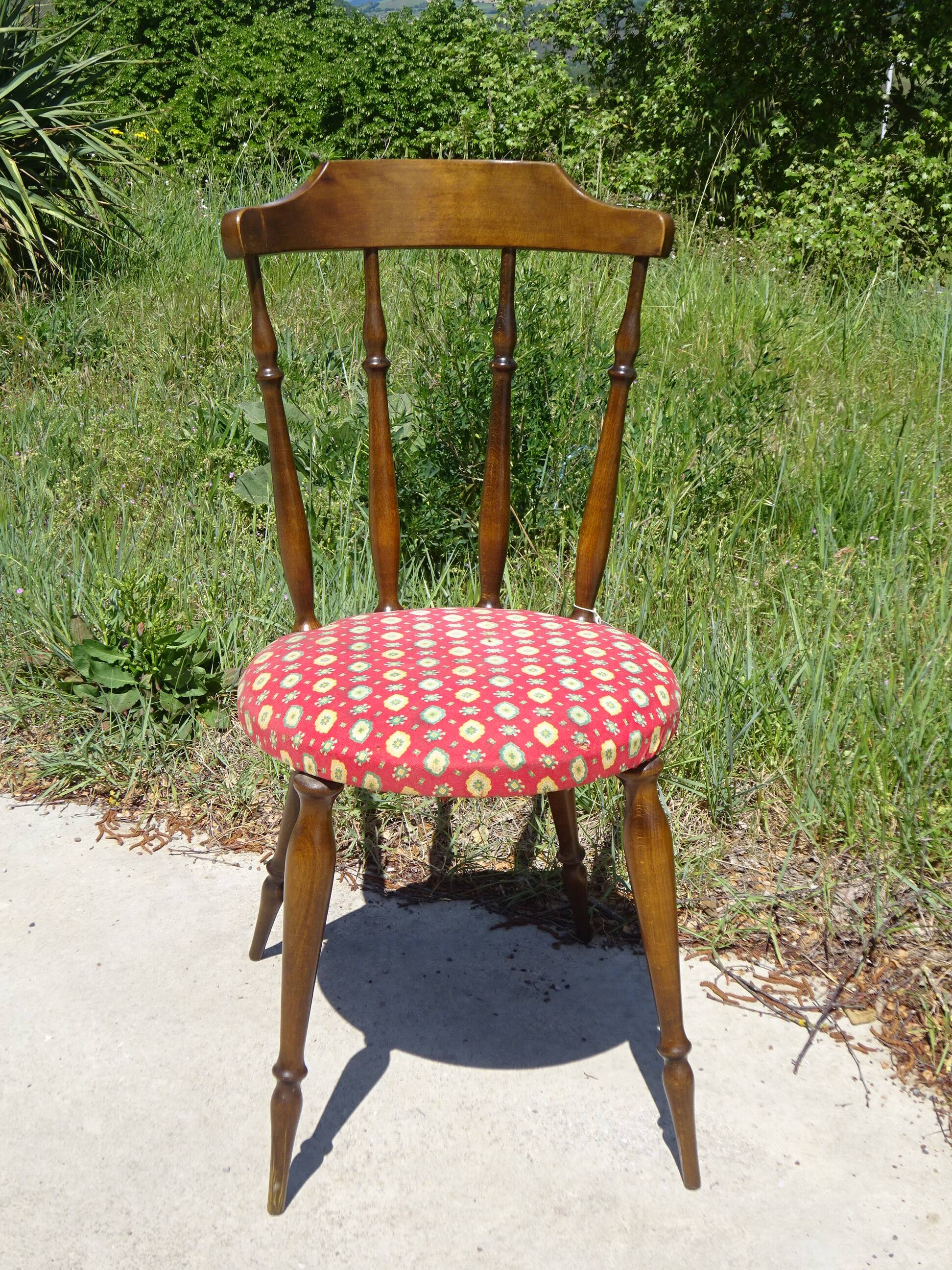 Chaises vintage aux pieds compas