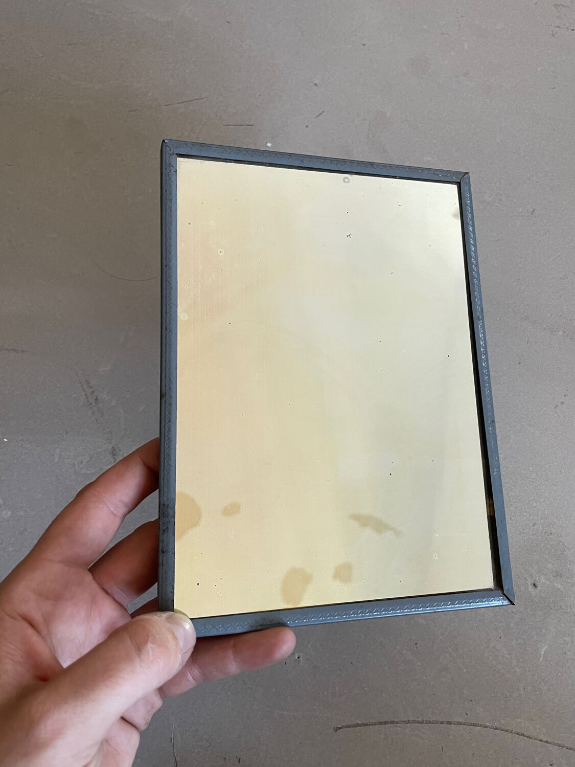 Small metal frame mirror 14x19cm