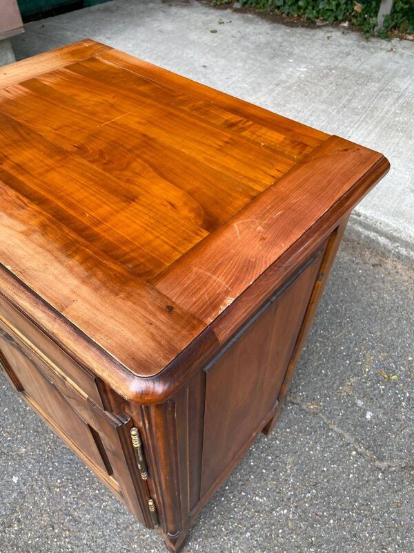 Commode vintage en bois massif chêne Louis XV du 19ème