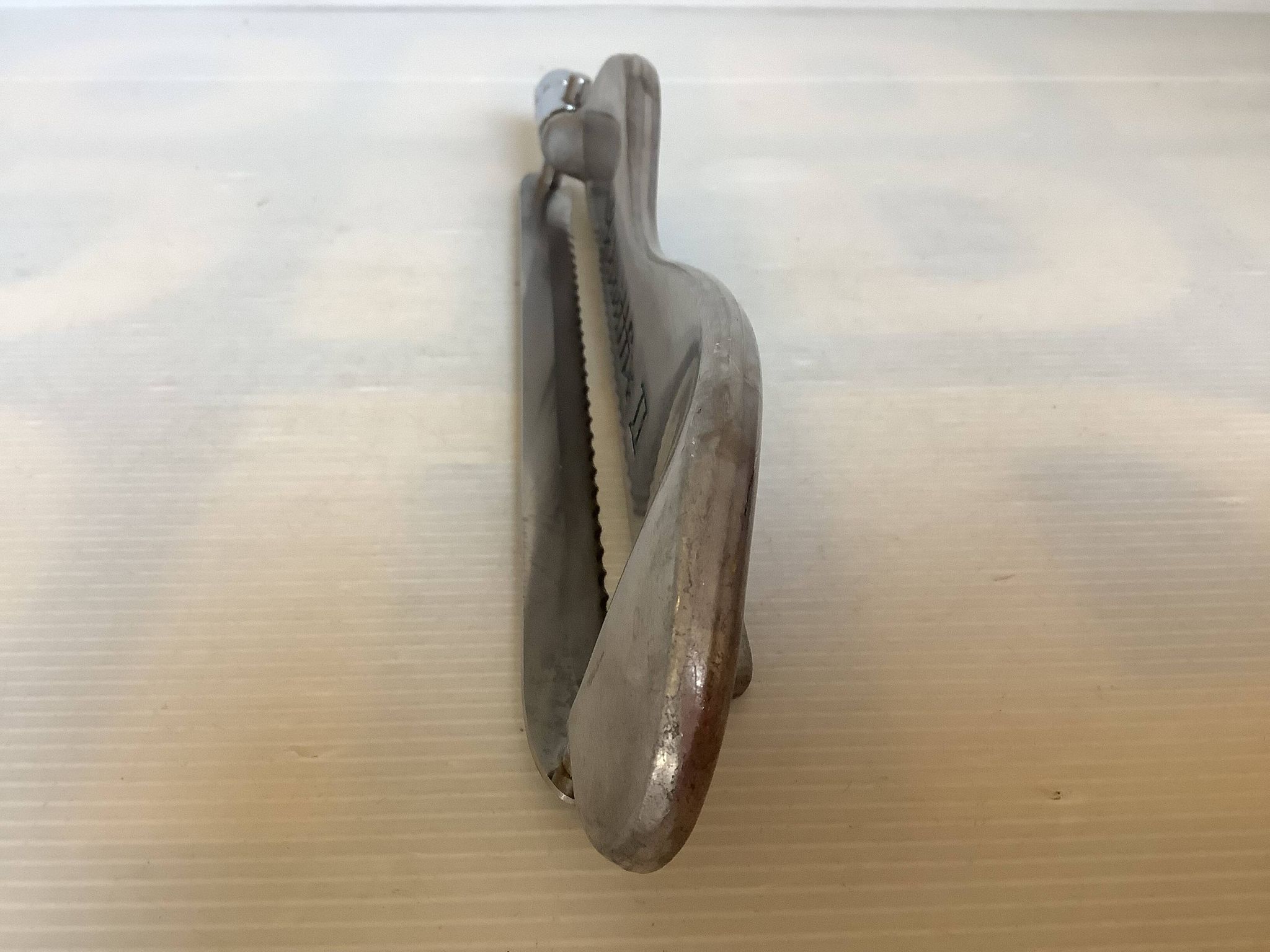 Ancien couteau à pain ou fromage schnittfix II année 60