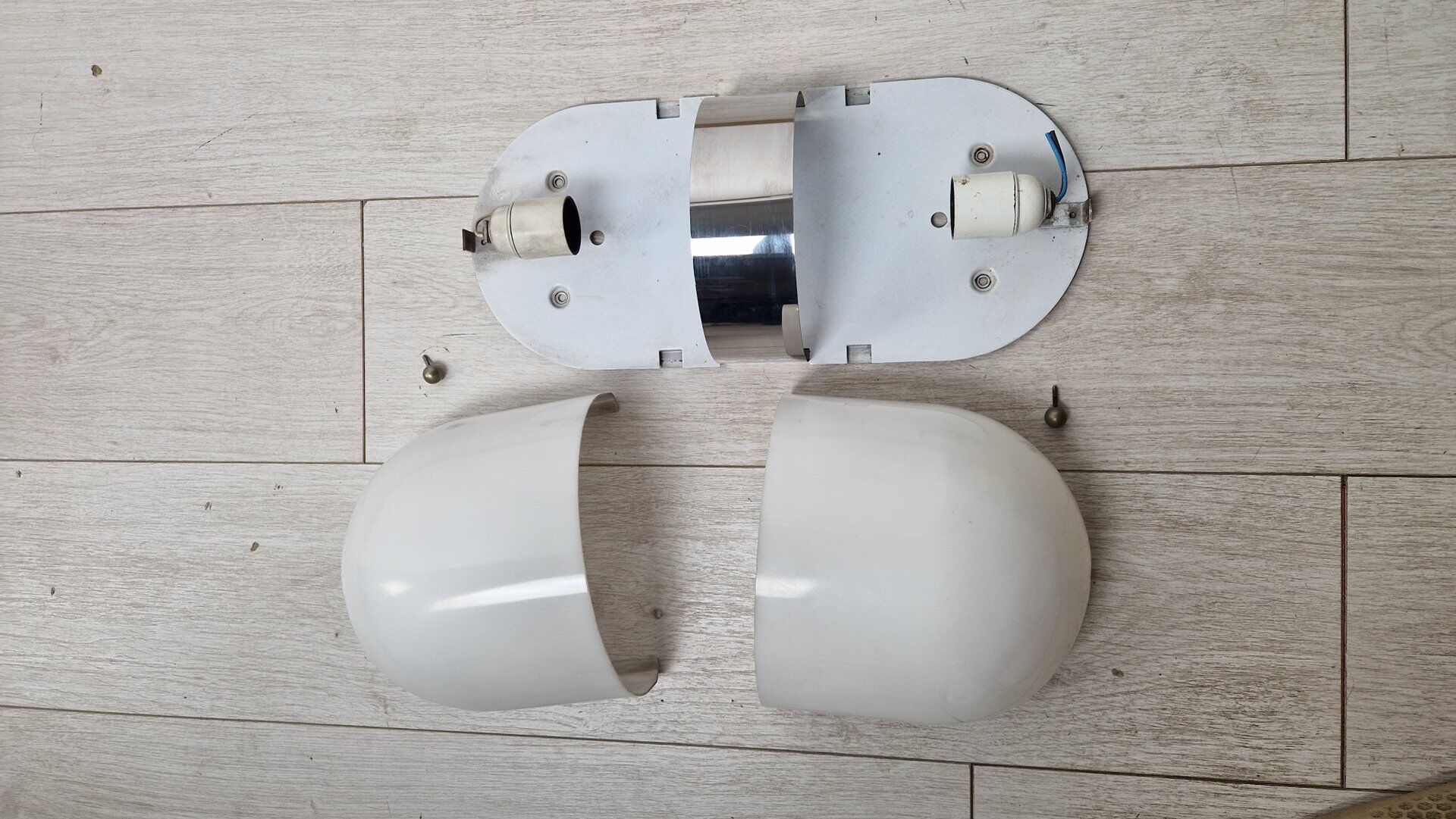 Vintage wall lamps in burnished brass, 1960s, set of 2