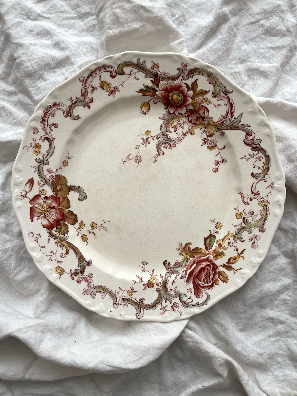 8 polychrome ironstone dinner plates "Wentworth" by Emile Bourgeois