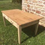 Farm table with 2 drawers