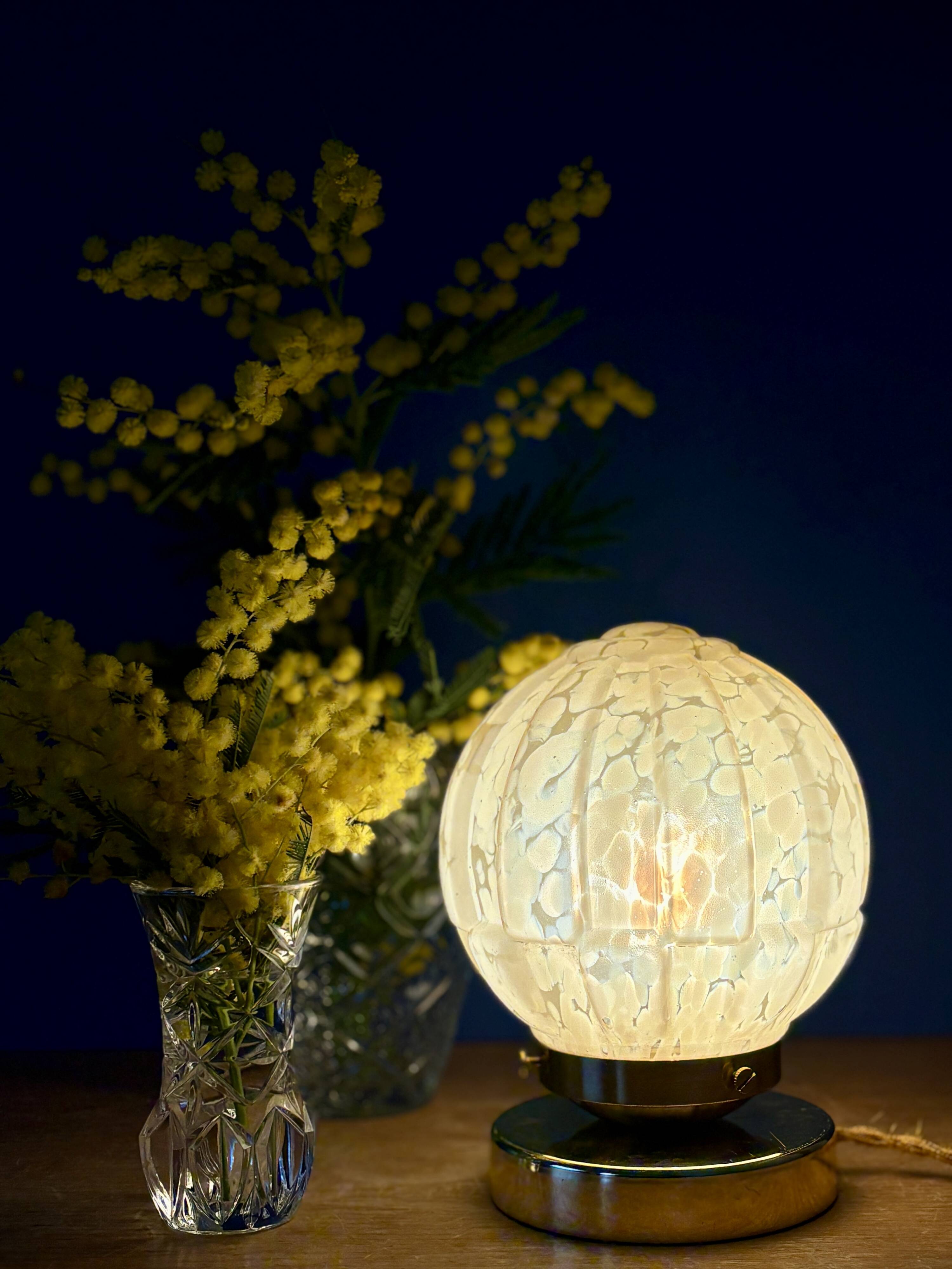 Vintage Art Deco globe table lamp in yellow Clichy glass.
