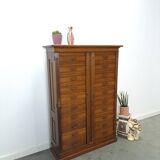 Antieke oude houten archief ladekast