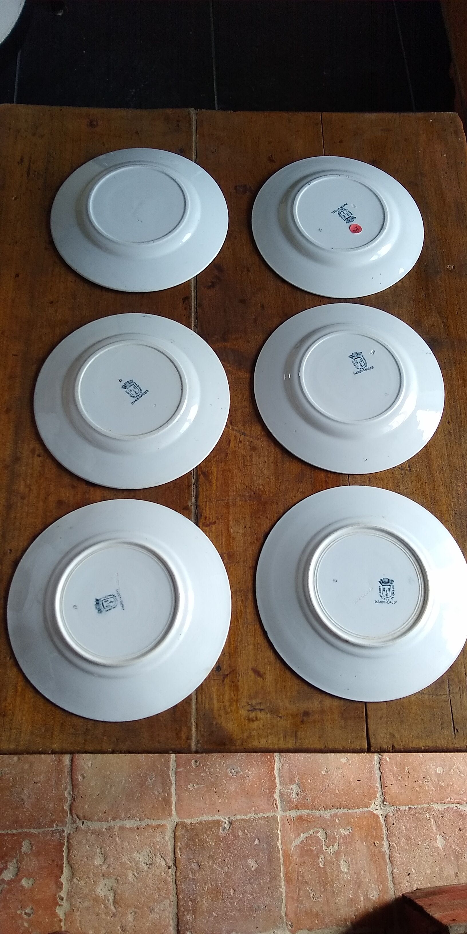 6 flat plates St Amand model Marie-Louise