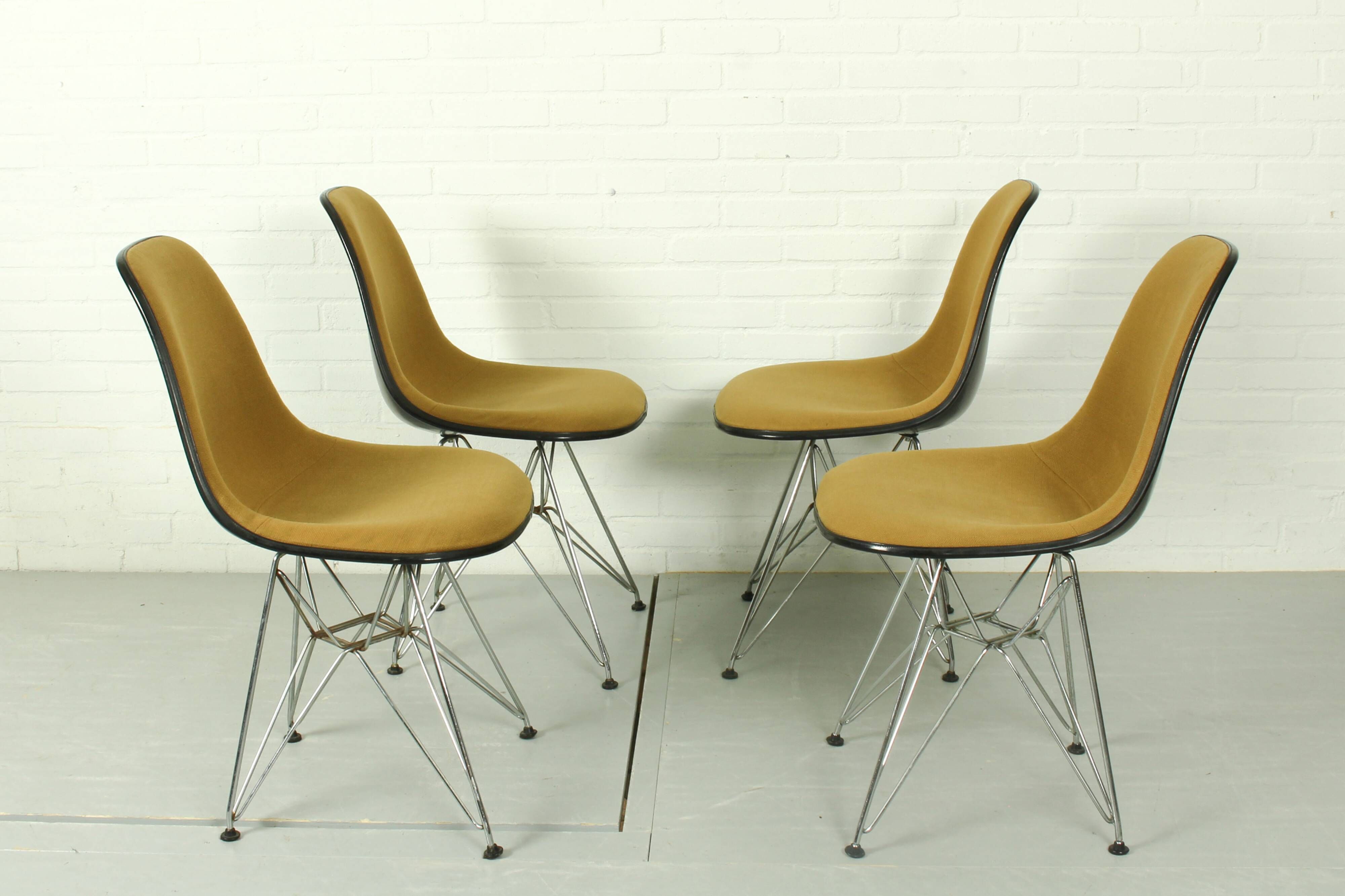 Set of 4 Yellow Herman Miller Original Vintage Eames Upholstered DSR Dining Side Chair, 1960s