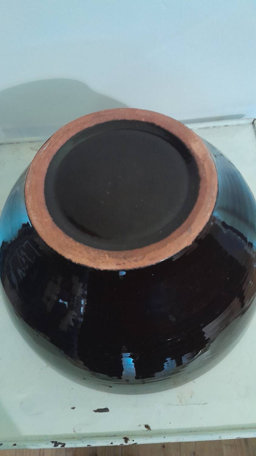 Stoneware salad bowl