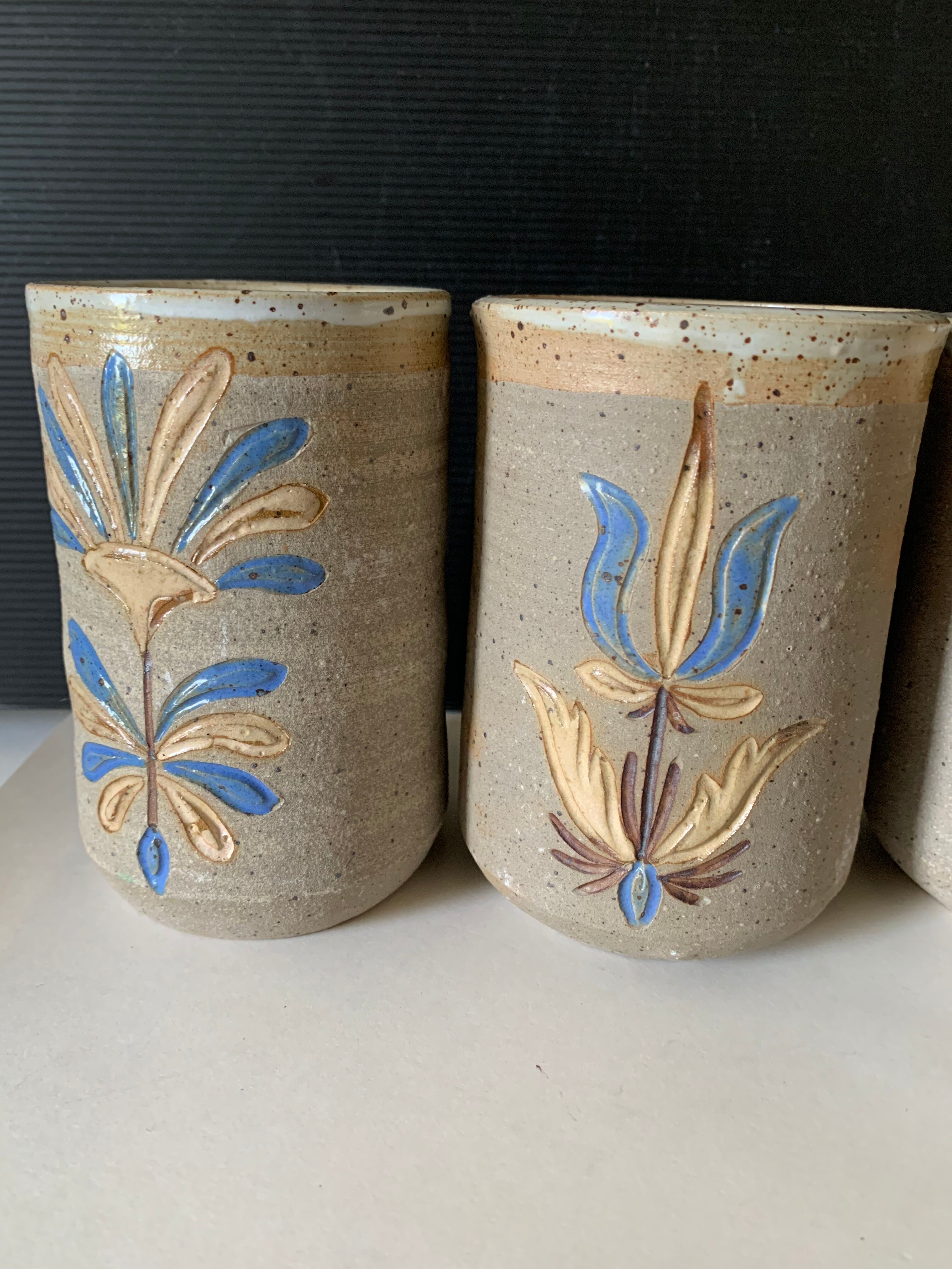 4 ceramic mugs