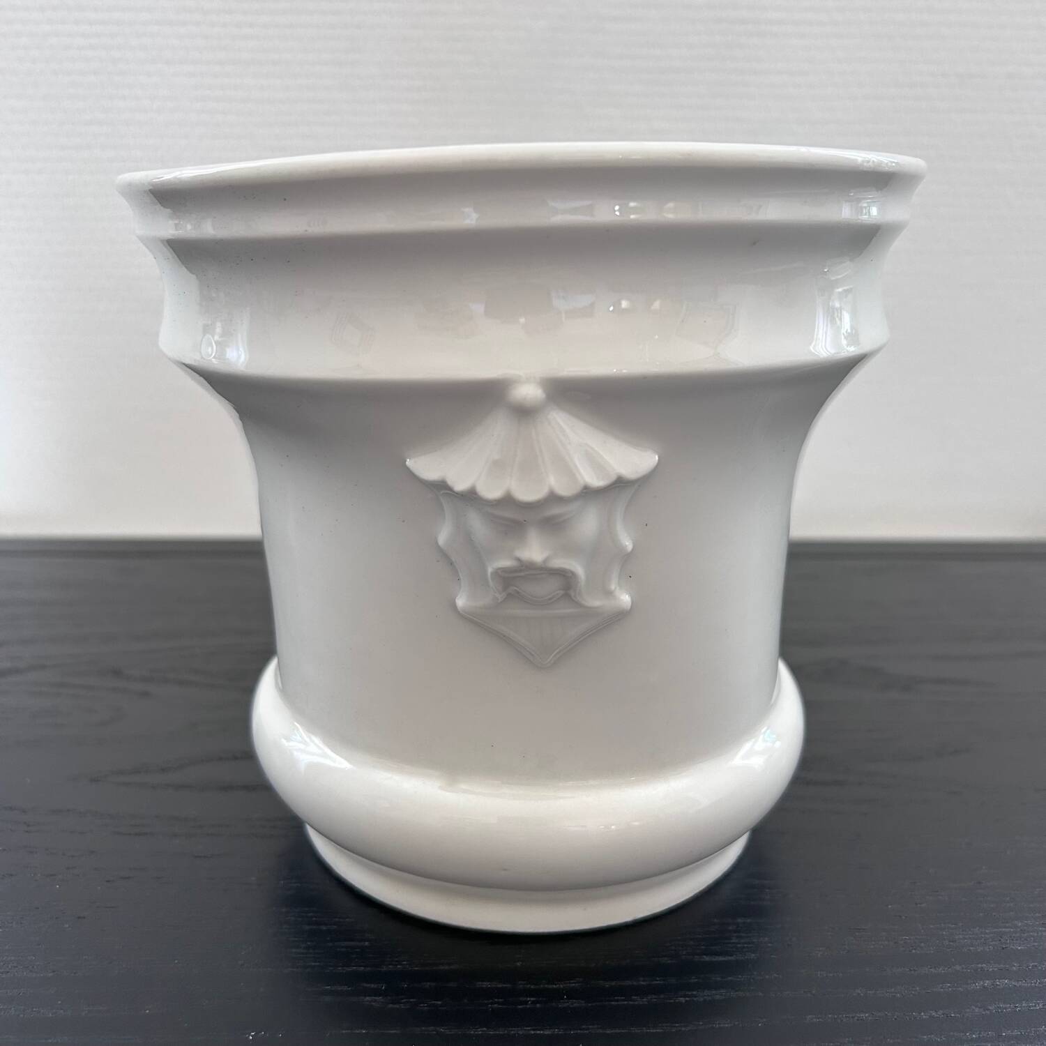 Antique Chinese decor flowerpot