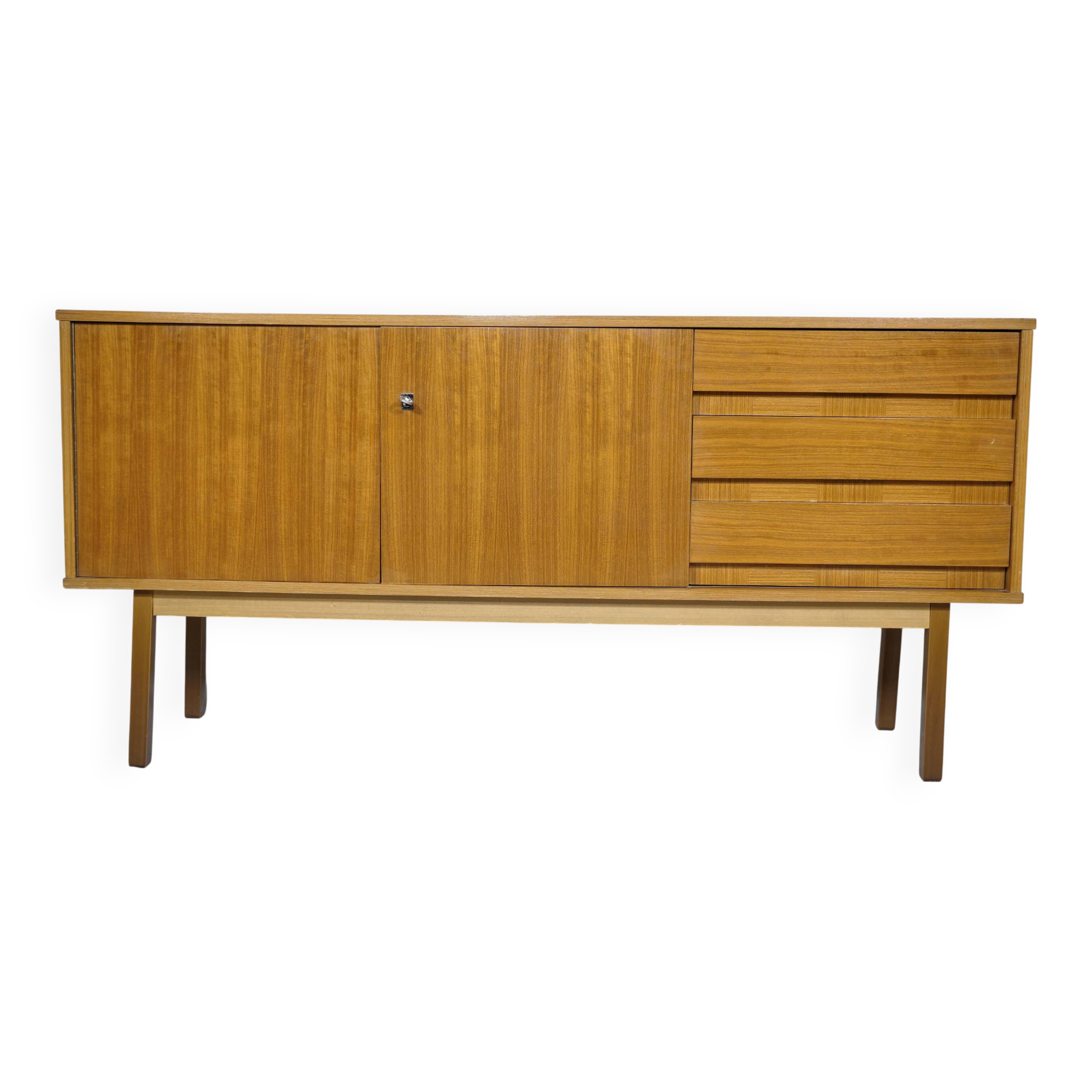 Buffet des années 1960 en teck.