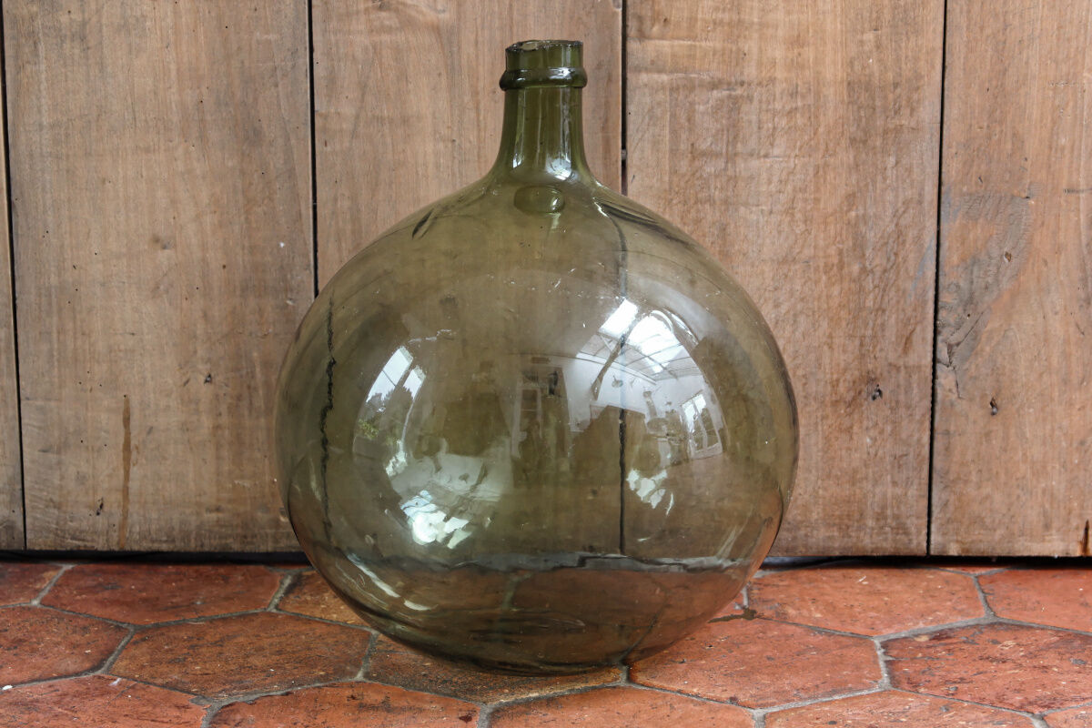 Former demijohn, blown glass