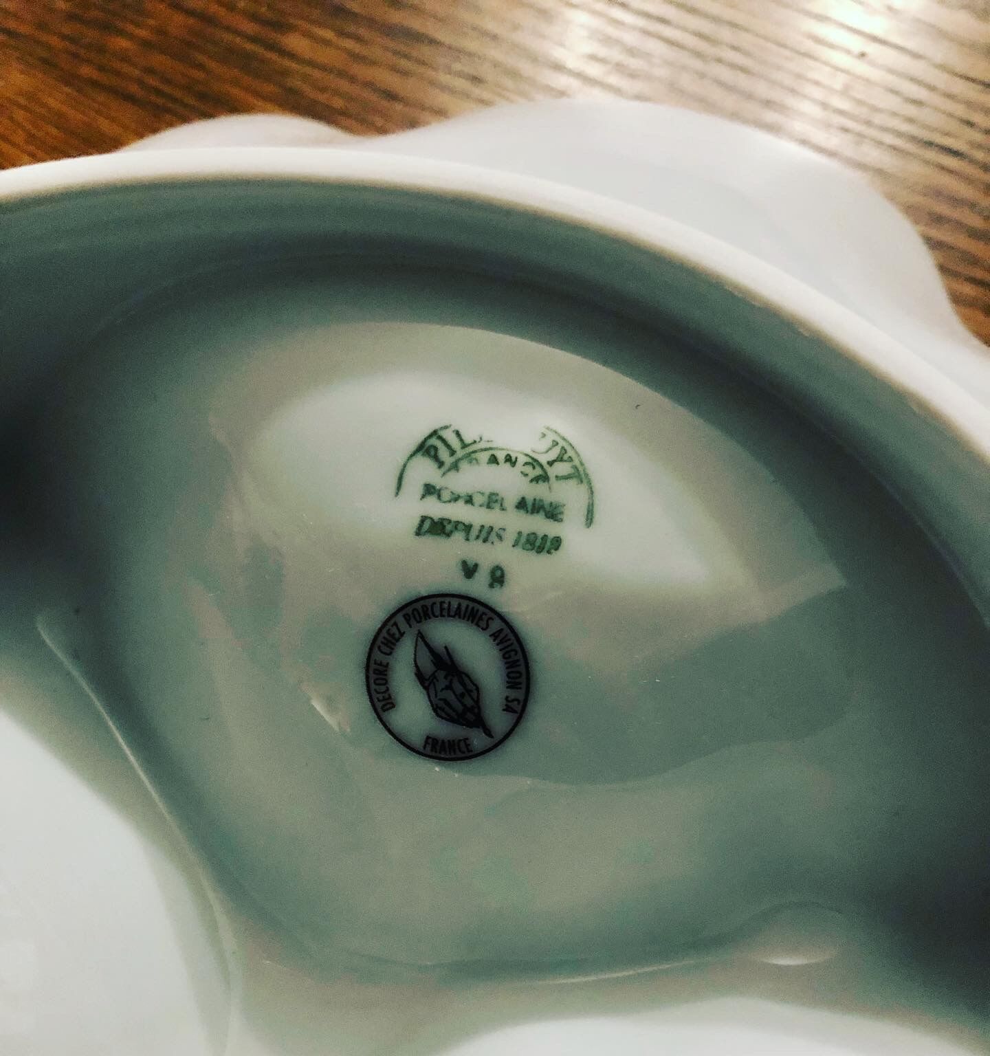 Porcelain serving dish