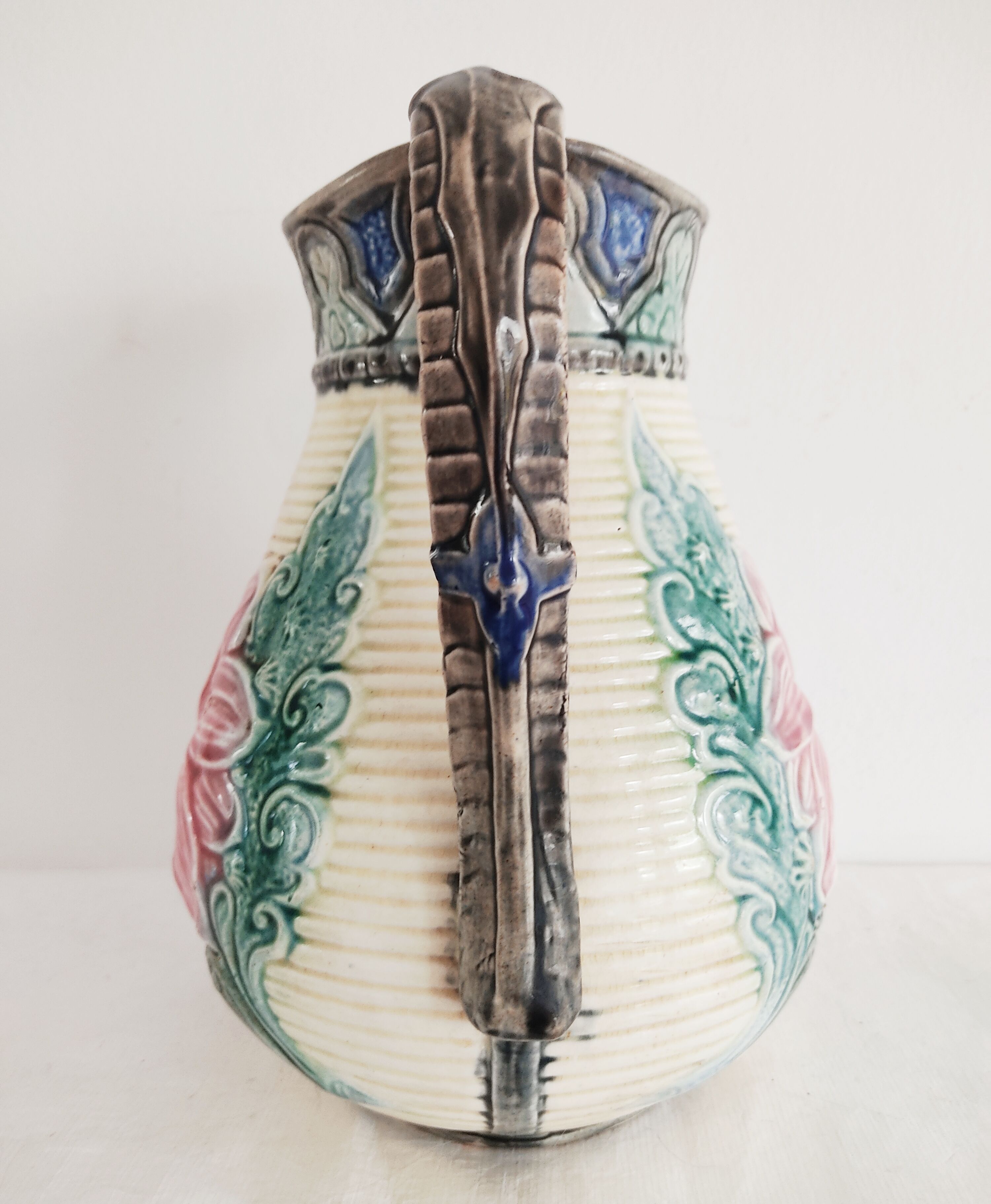 Pitcher dabbling around 1900