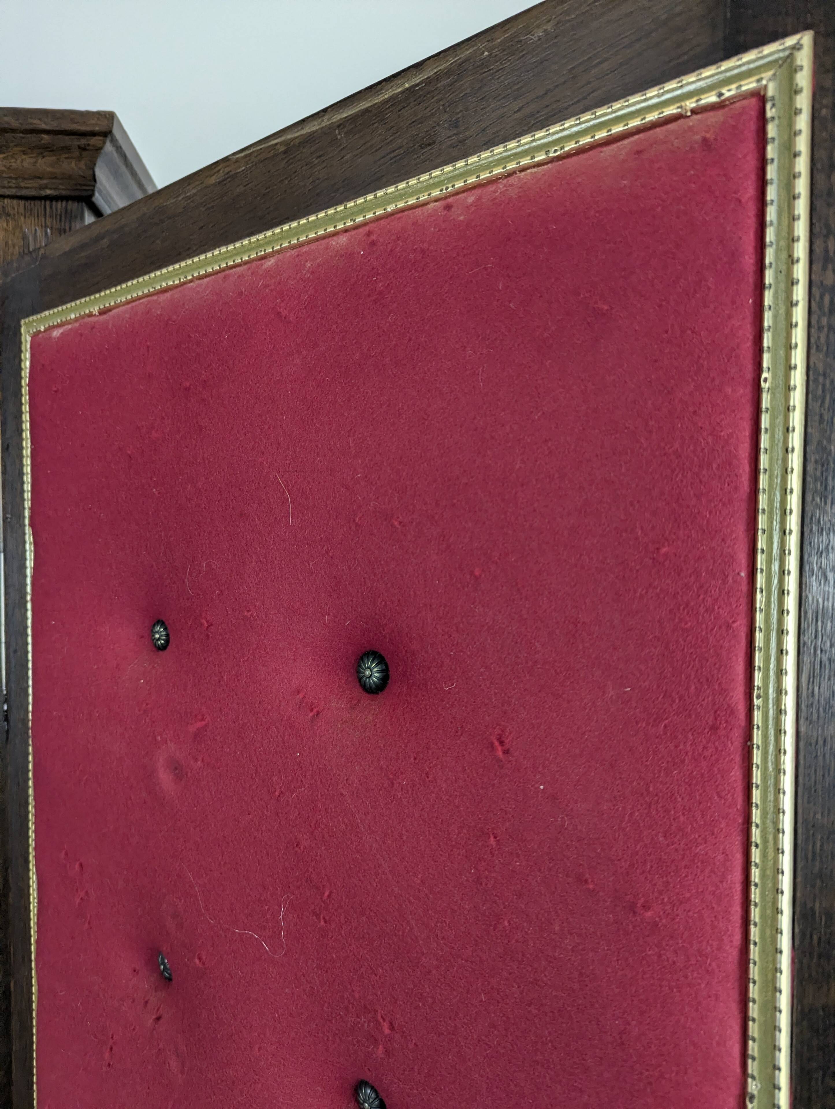 Brutalist bonnetière in the spirit of Dudouyt.