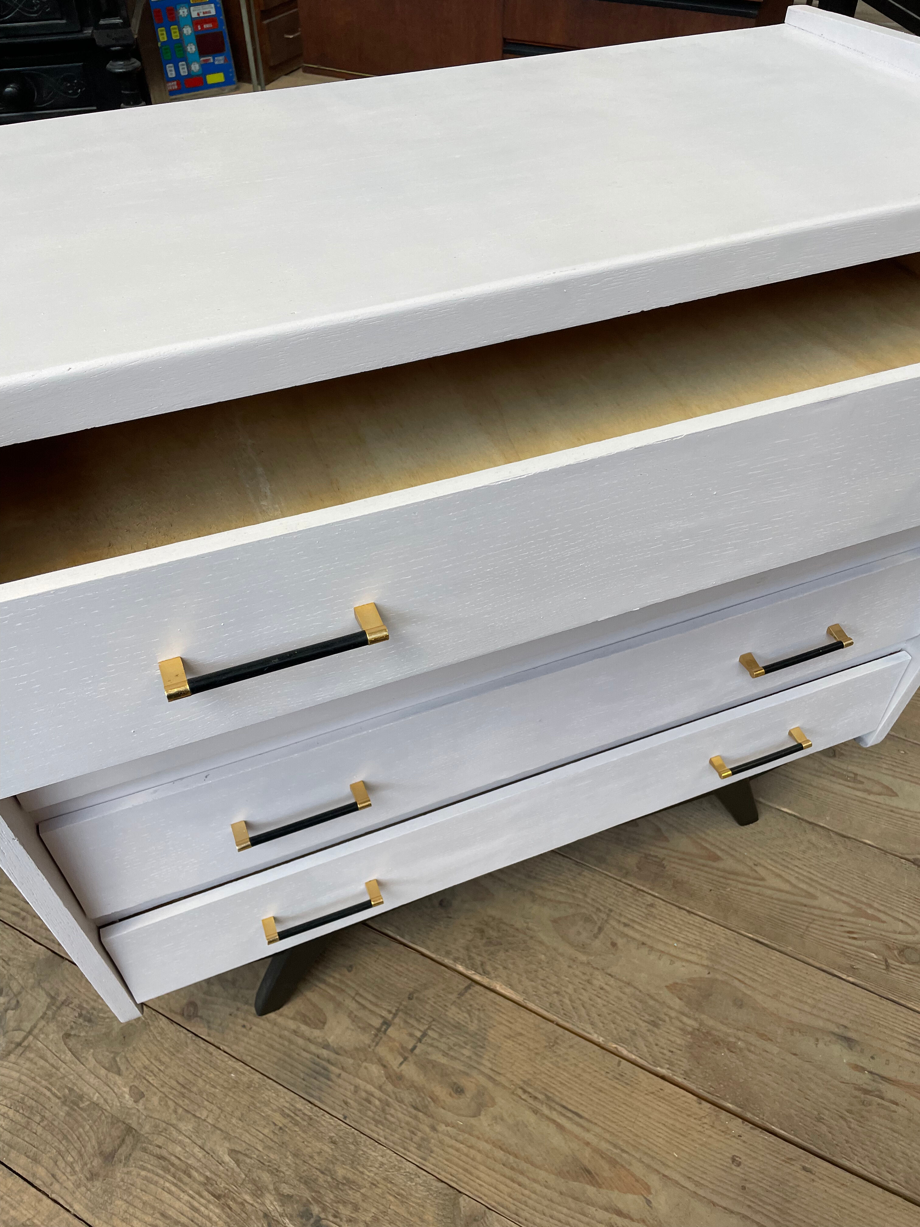 Vintage chest of drawers